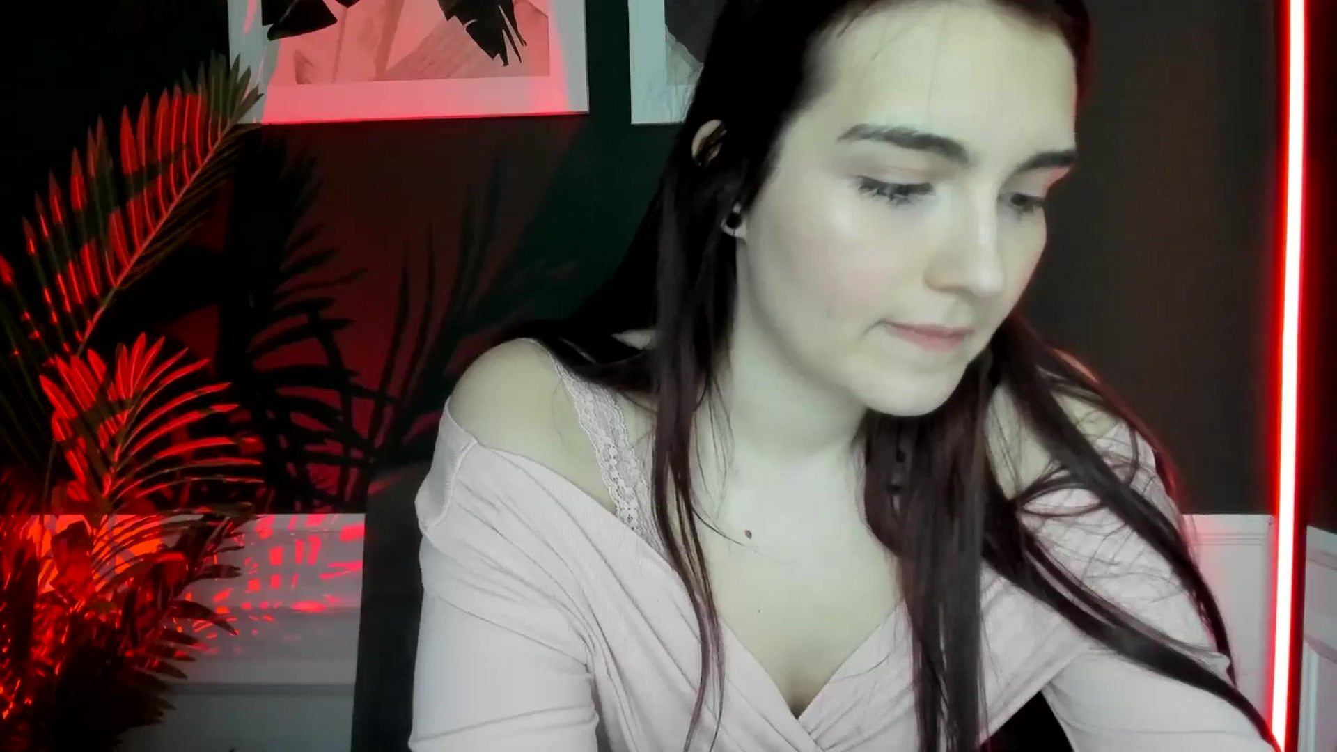 Gallery image thumbnail from AmeliaKriss's myfreecams stream on, 04/14/2025, 10:47 image 19 of 20