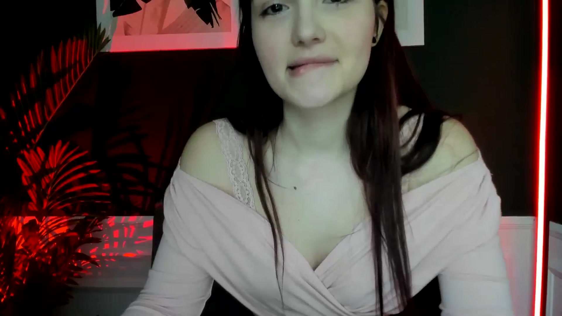 Gallery image thumbnail from AmeliaKriss's myfreecams stream on, 04/14/2025, 10:47 image 12 of 20