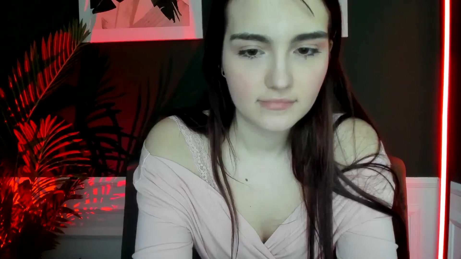 Gallery image thumbnail from AmeliaKriss's myfreecams stream on, 04/14/2025, 10:47 image 16 of 20