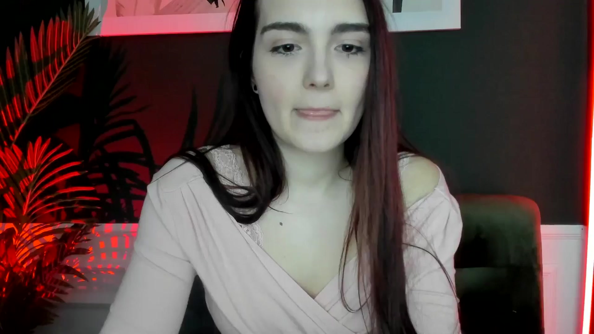 Gallery image thumbnail from AmeliaKriss's myfreecams stream on, 04/14/2025, 12:14 image 1 of 20