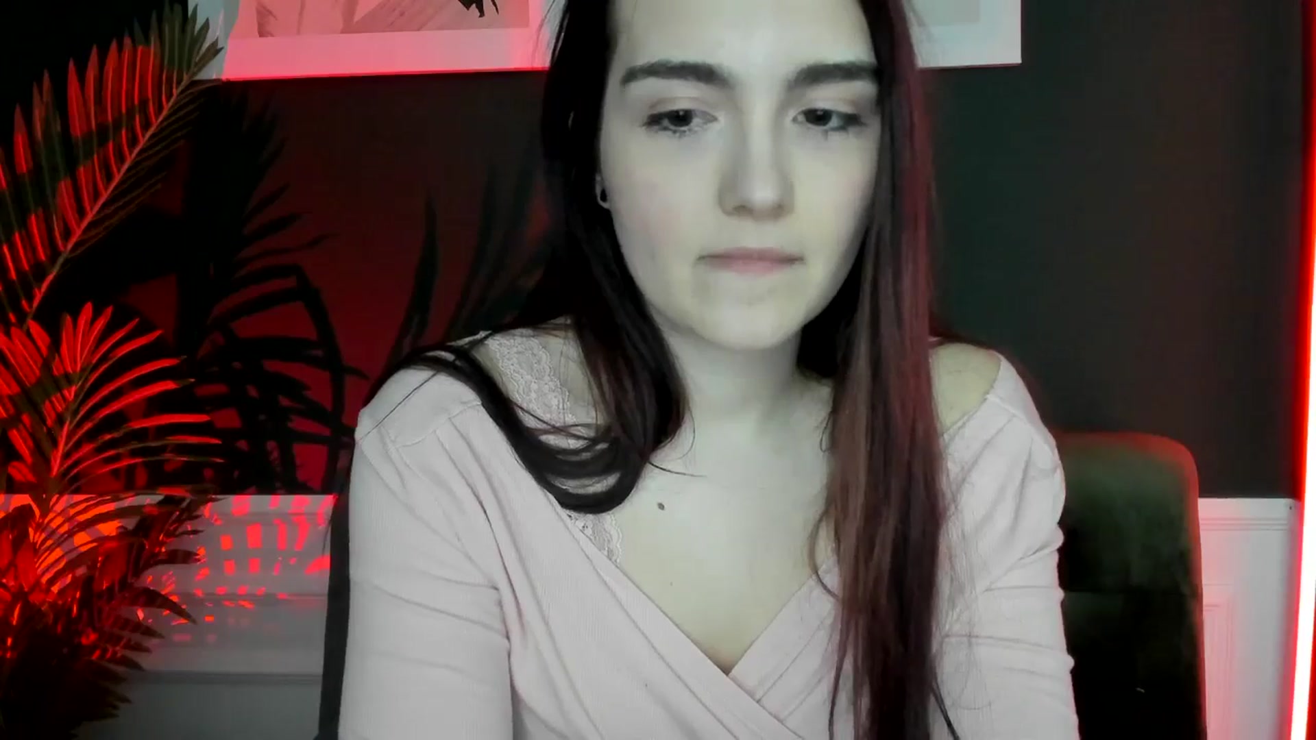 Gallery image thumbnail from AmeliaKriss's myfreecams stream on, 04/14/2025, 12:14 image 6 of 20