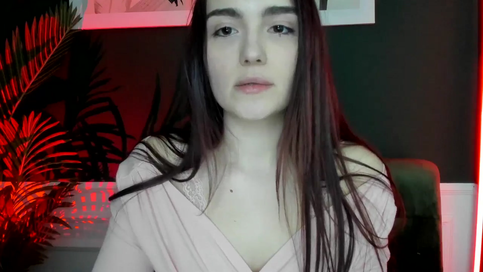 Gallery image thumbnail from AmeliaKriss's myfreecams stream on, 04/14/2025, 12:14 image 18 of 20