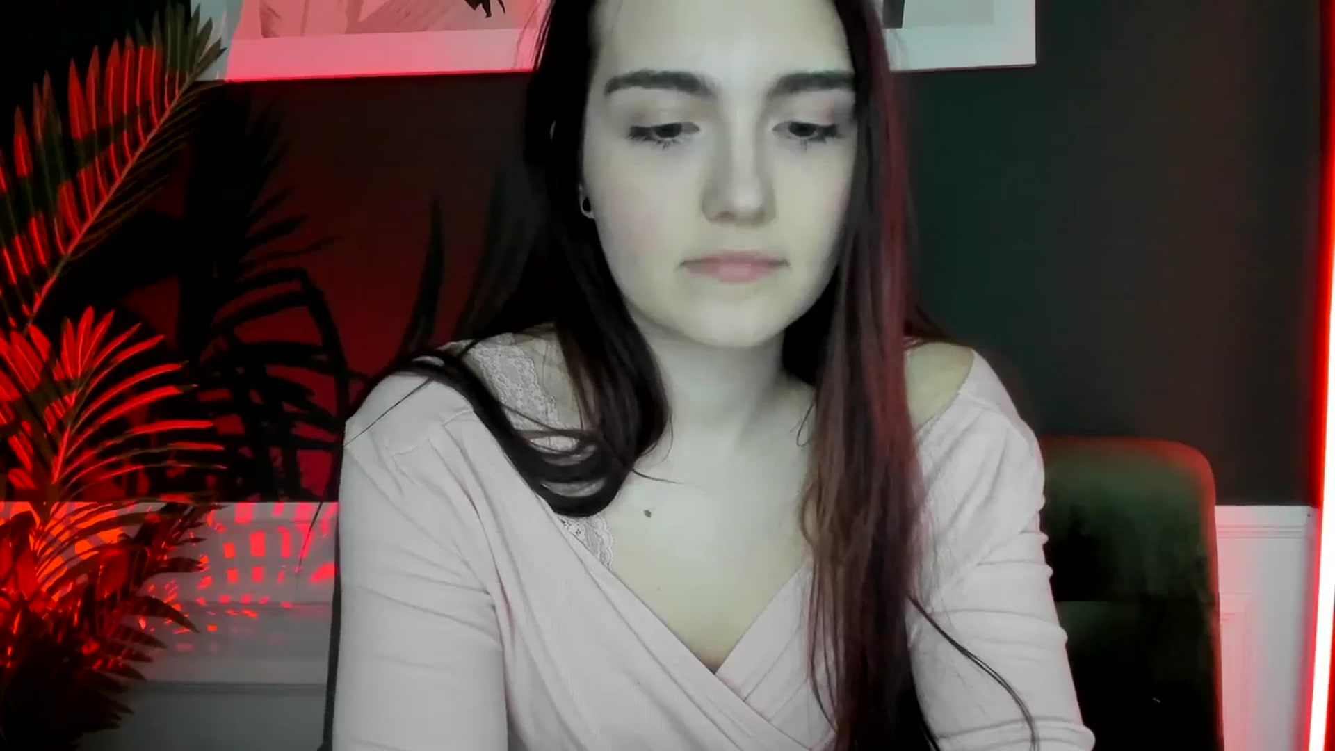 Gallery image thumbnail from AmeliaKriss's myfreecams stream on, 04/14/2025, 12:14 image 3 of 20