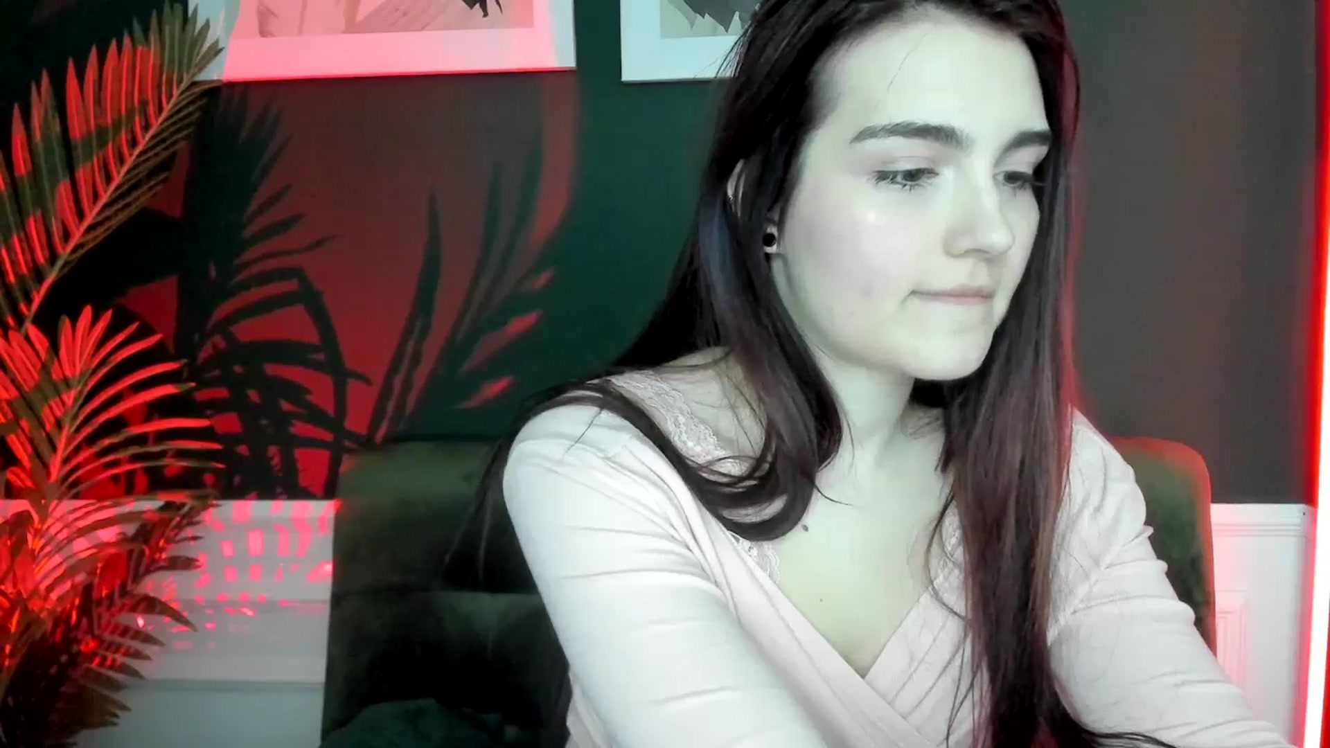 Gallery image thumbnail from AmeliaKriss's myfreecams stream on, 04/14/2025, 12:14 image 8 of 20