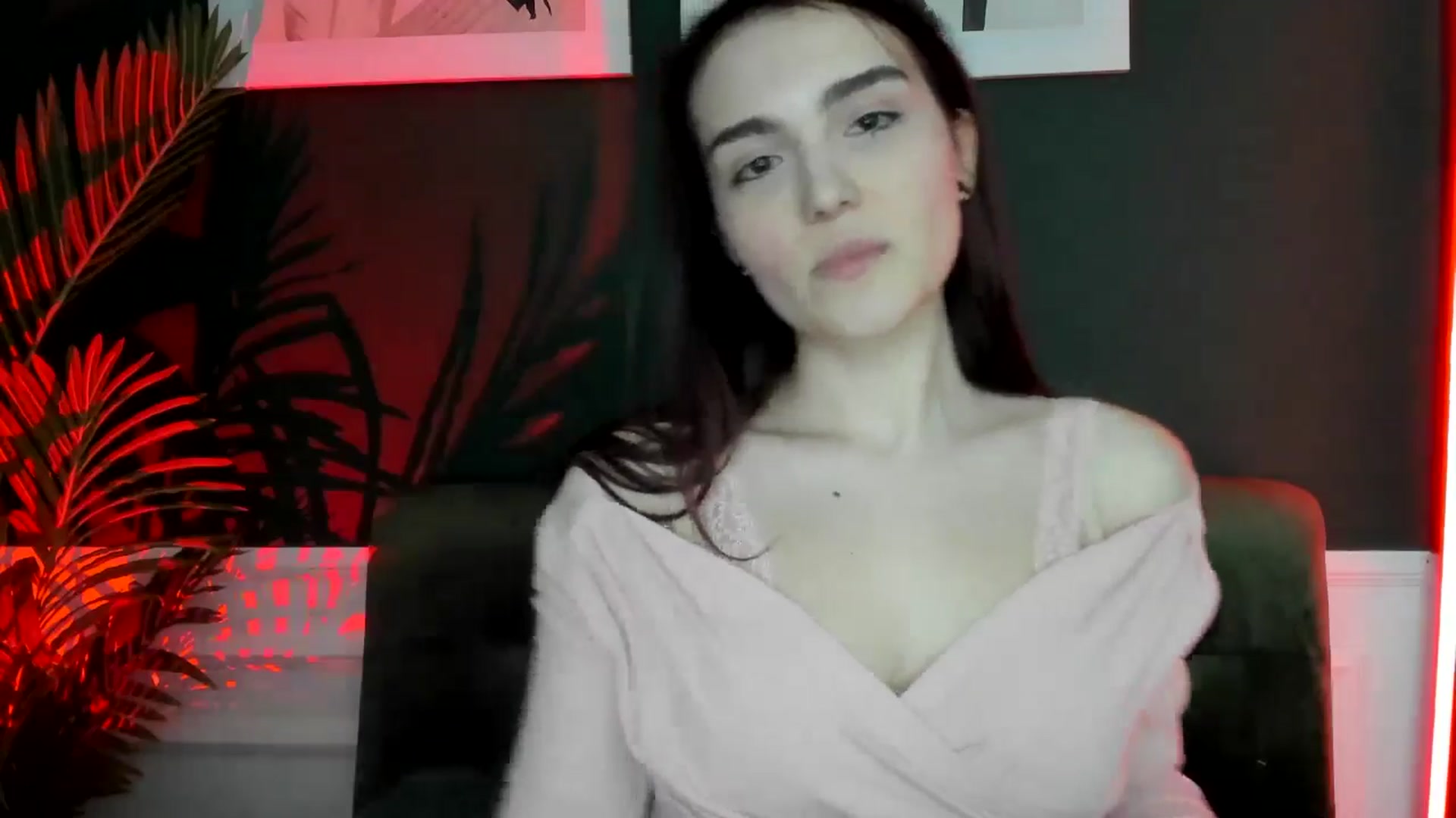 Gallery image thumbnail from AmeliaKriss's myfreecams stream on, 04/14/2025, 12:14 image 10 of 20