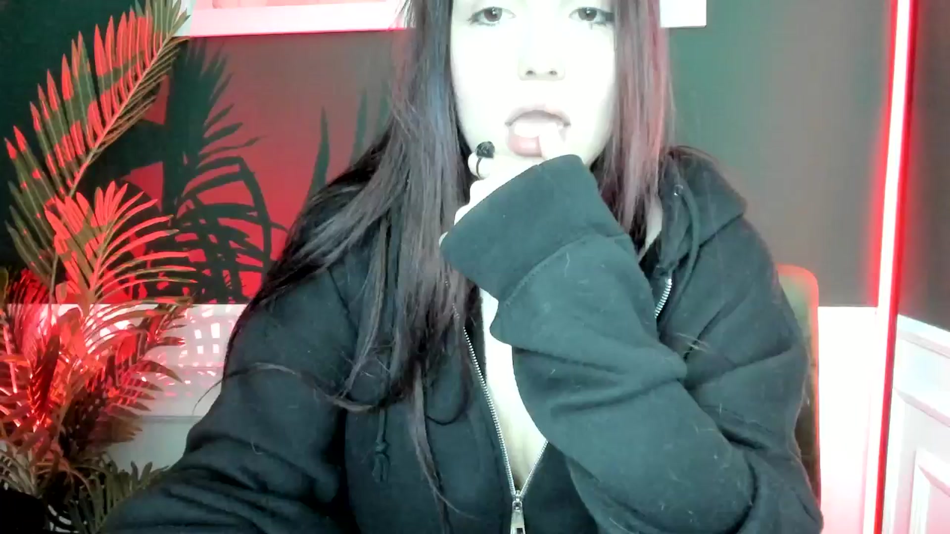Gallery image thumbnail from AmeliaKriss's myfreecams stream on, 04/14/2025, 13:06 image 1 of 20
