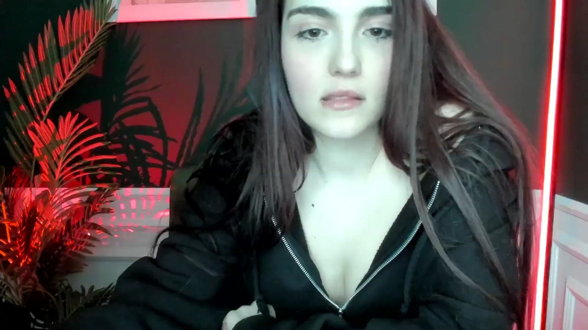 Gallery image thumbnail from AmeliaKriss's myfreecams stream on, 04/14/2025, 13:06 image 10 of 20