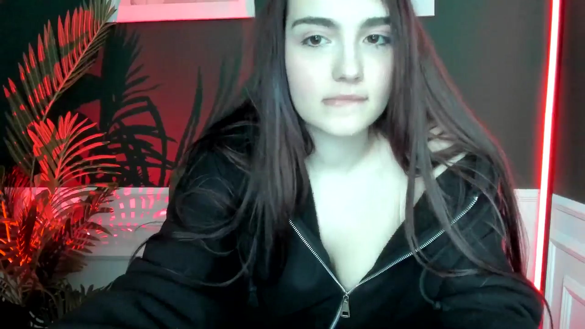 Gallery image thumbnail from AmeliaKriss's myfreecams stream on, 04/14/2025, 13:06 image 14 of 20
