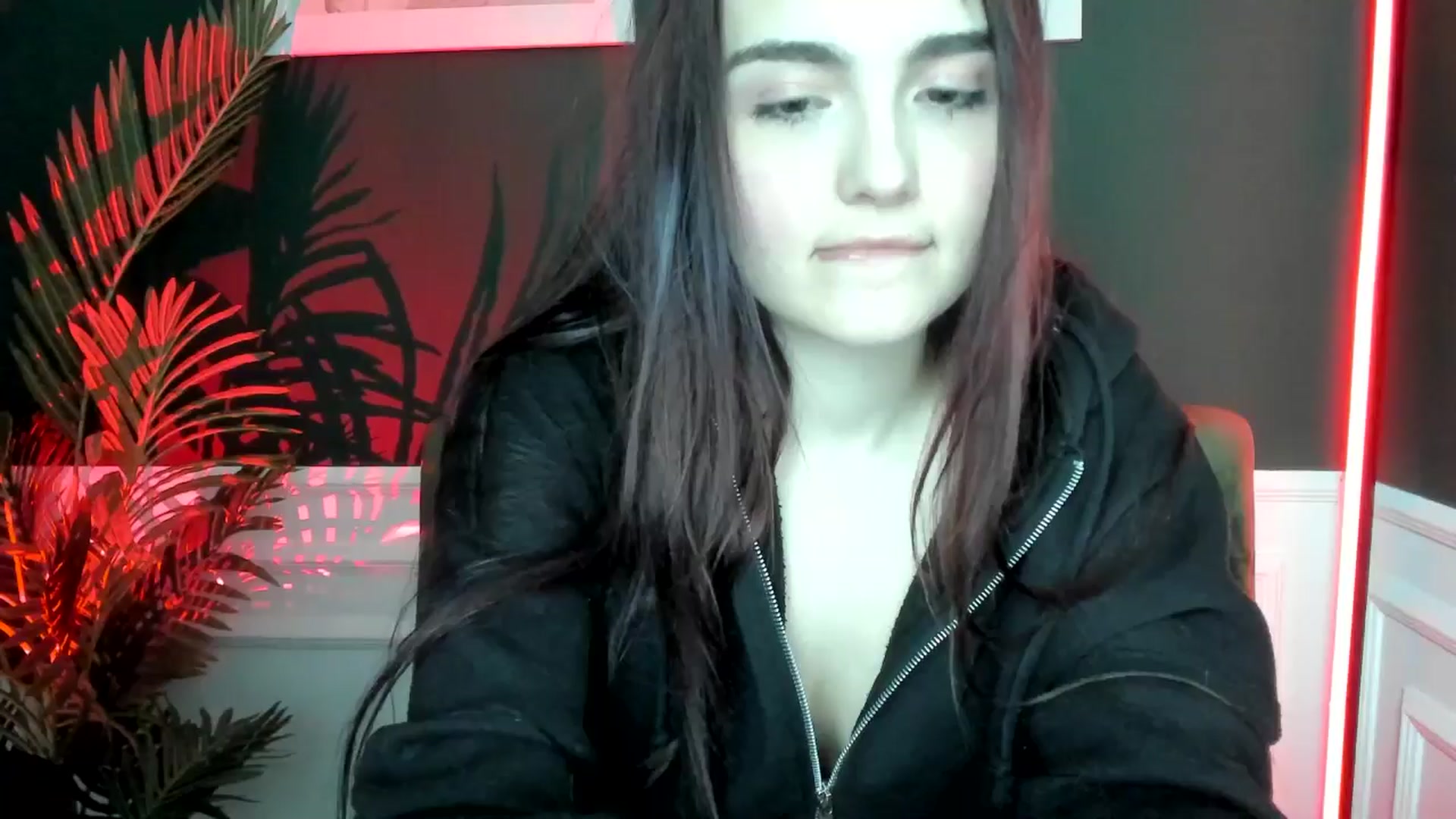 Gallery image thumbnail from AmeliaKriss's myfreecams stream on, 04/14/2025, 13:06 image 9 of 20