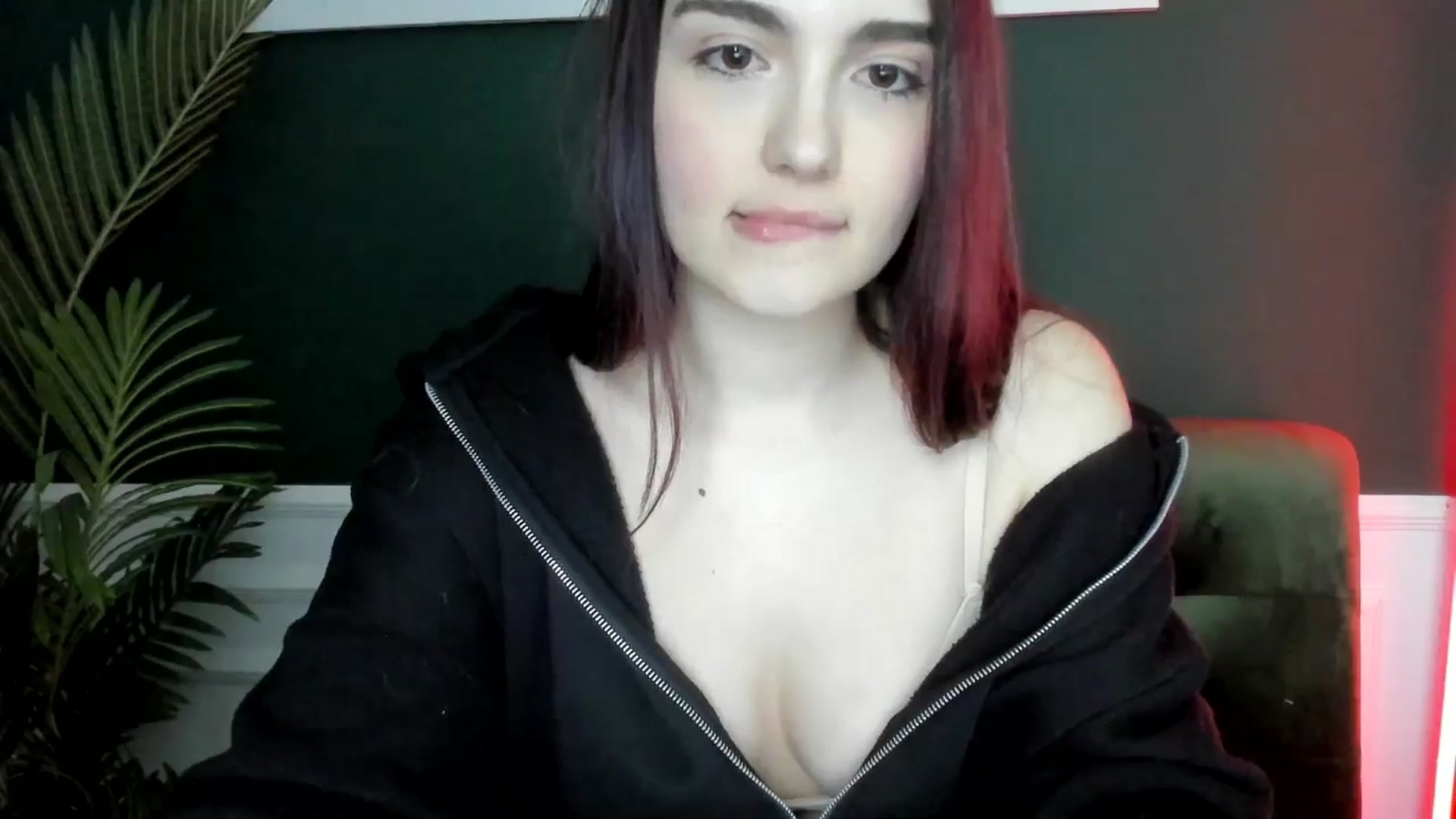 Gallery image thumbnail from AmeliaKriss's myfreecams stream on, 04/14/2025, 13:40 image 11 of 20