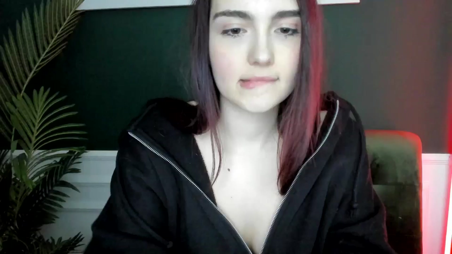 Gallery image thumbnail from AmeliaKriss's myfreecams stream on, 04/14/2025, 13:40 image 14 of 20