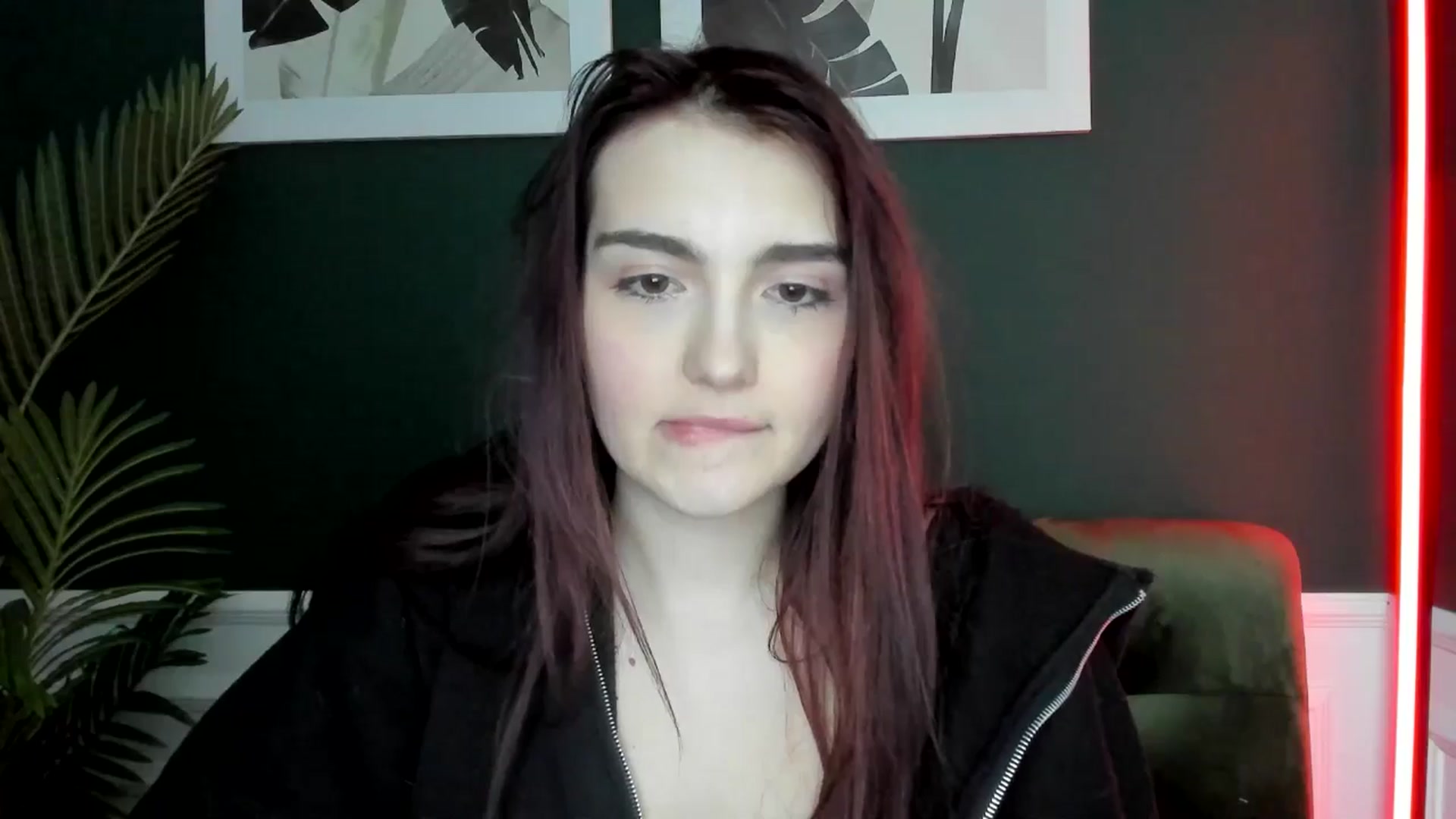 Gallery image thumbnail from AmeliaKriss's myfreecams stream on, 04/14/2025, 14:22 image 16 of 20