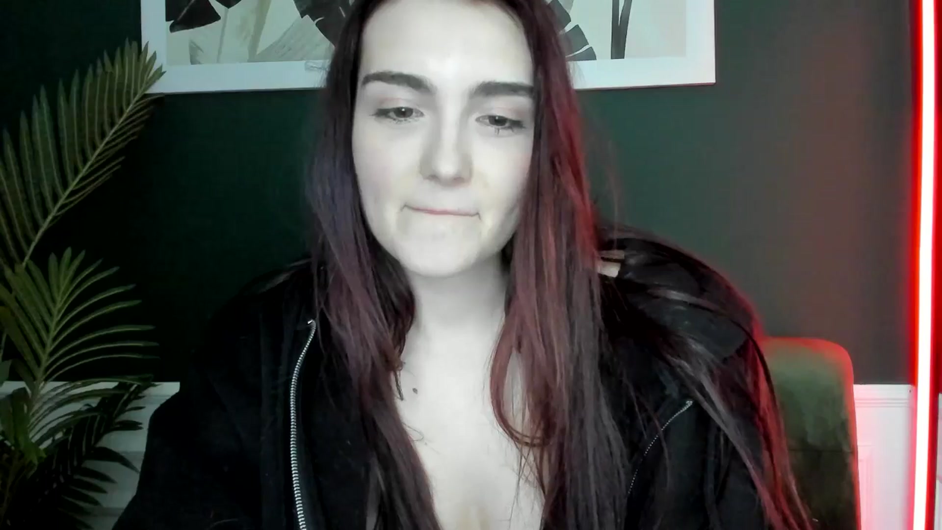 Gallery image thumbnail from AmeliaKriss's myfreecams stream on, 04/14/2025, 14:22 image 4 of 20