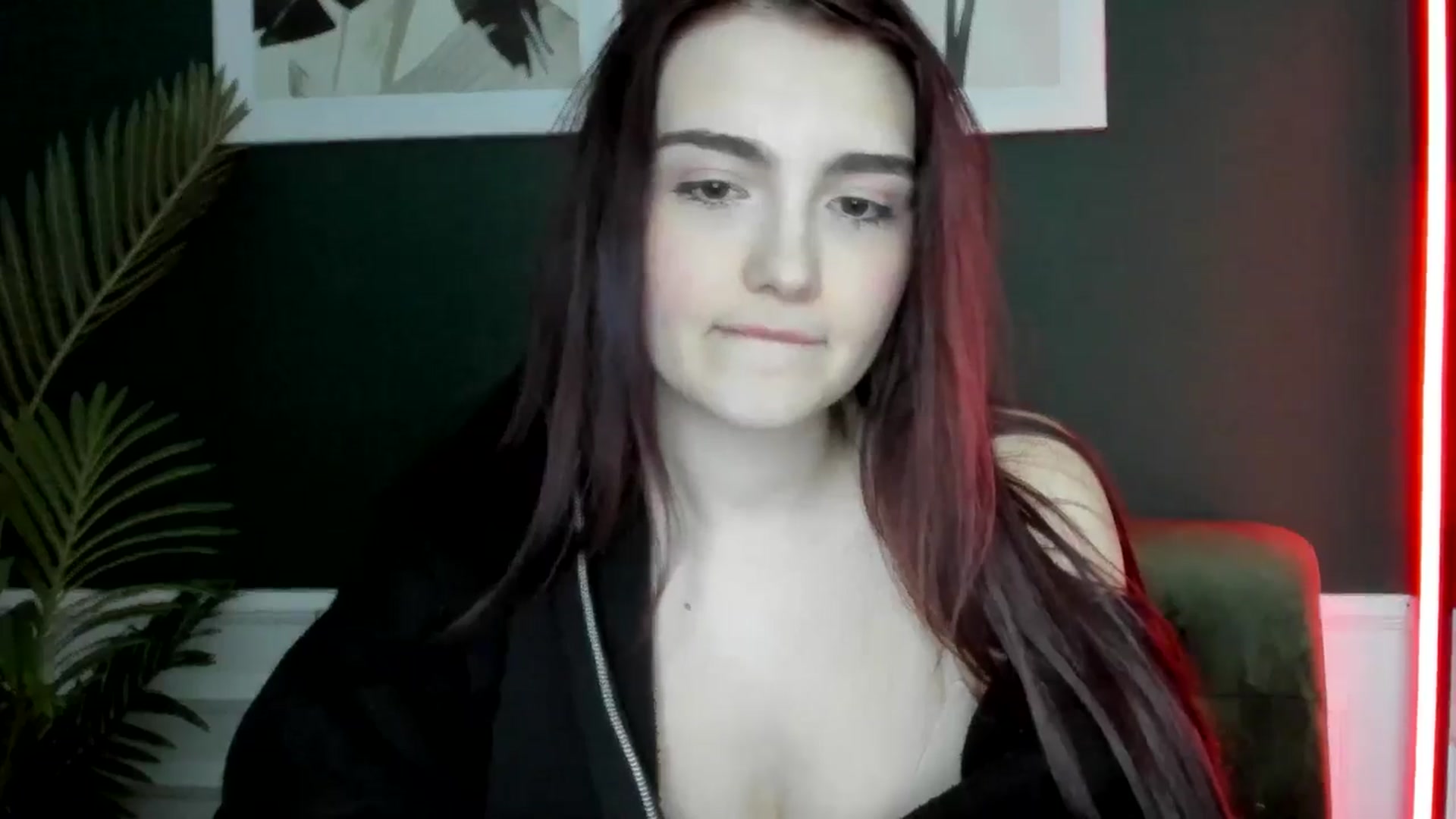 Gallery image thumbnail from AmeliaKriss's myfreecams stream on, 04/14/2025, 14:22 image 10 of 20
