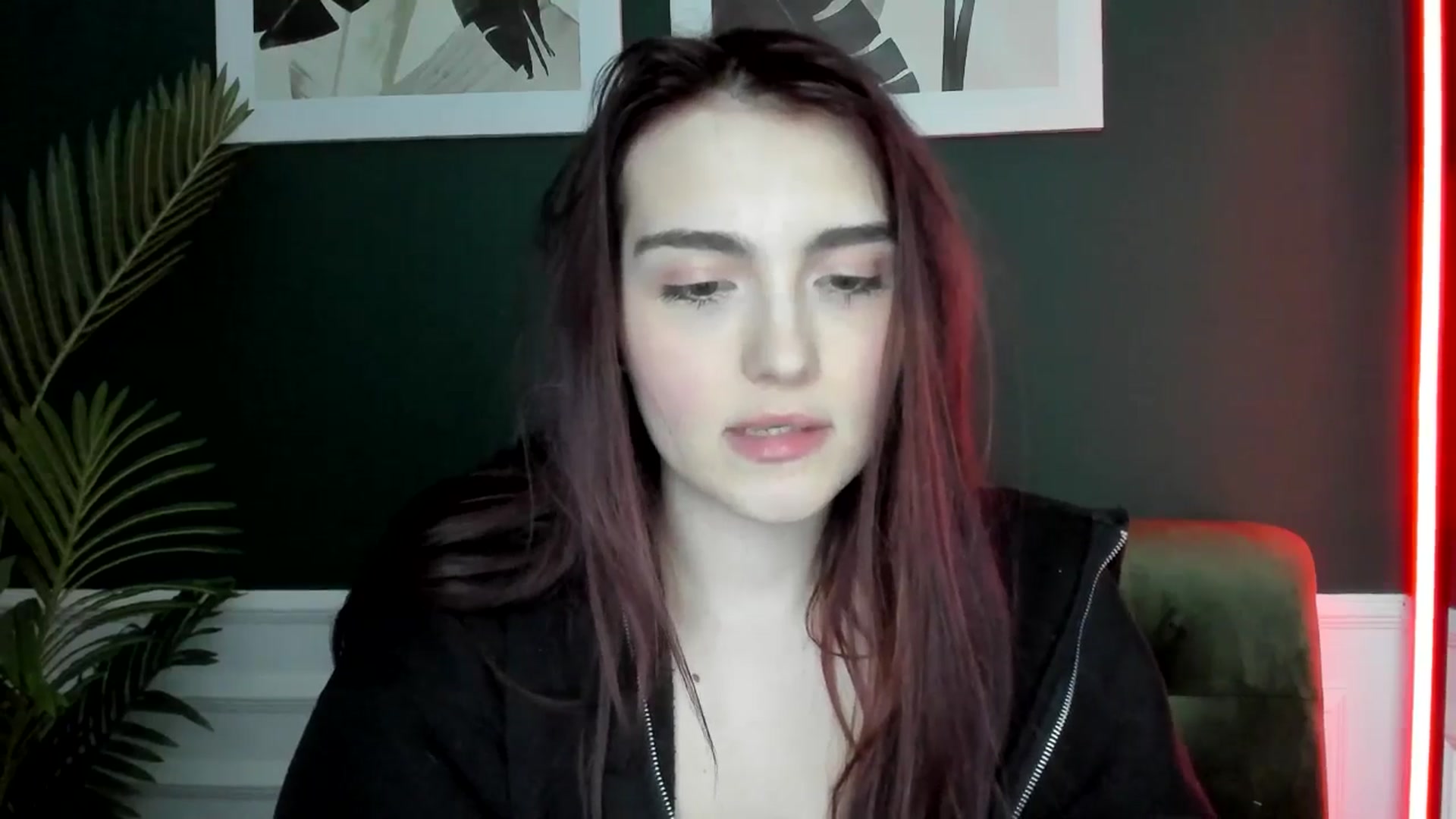 Gallery image thumbnail from AmeliaKriss's myfreecams stream on, 04/14/2025, 14:22 image 14 of 20