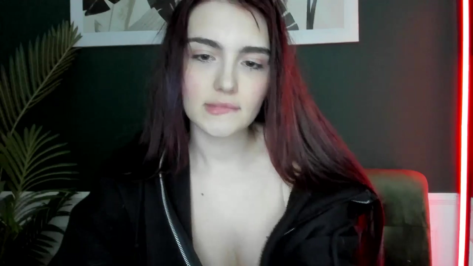 Gallery image thumbnail from AmeliaKriss's myfreecams stream on, 04/14/2025, 14:22 image 6 of 20