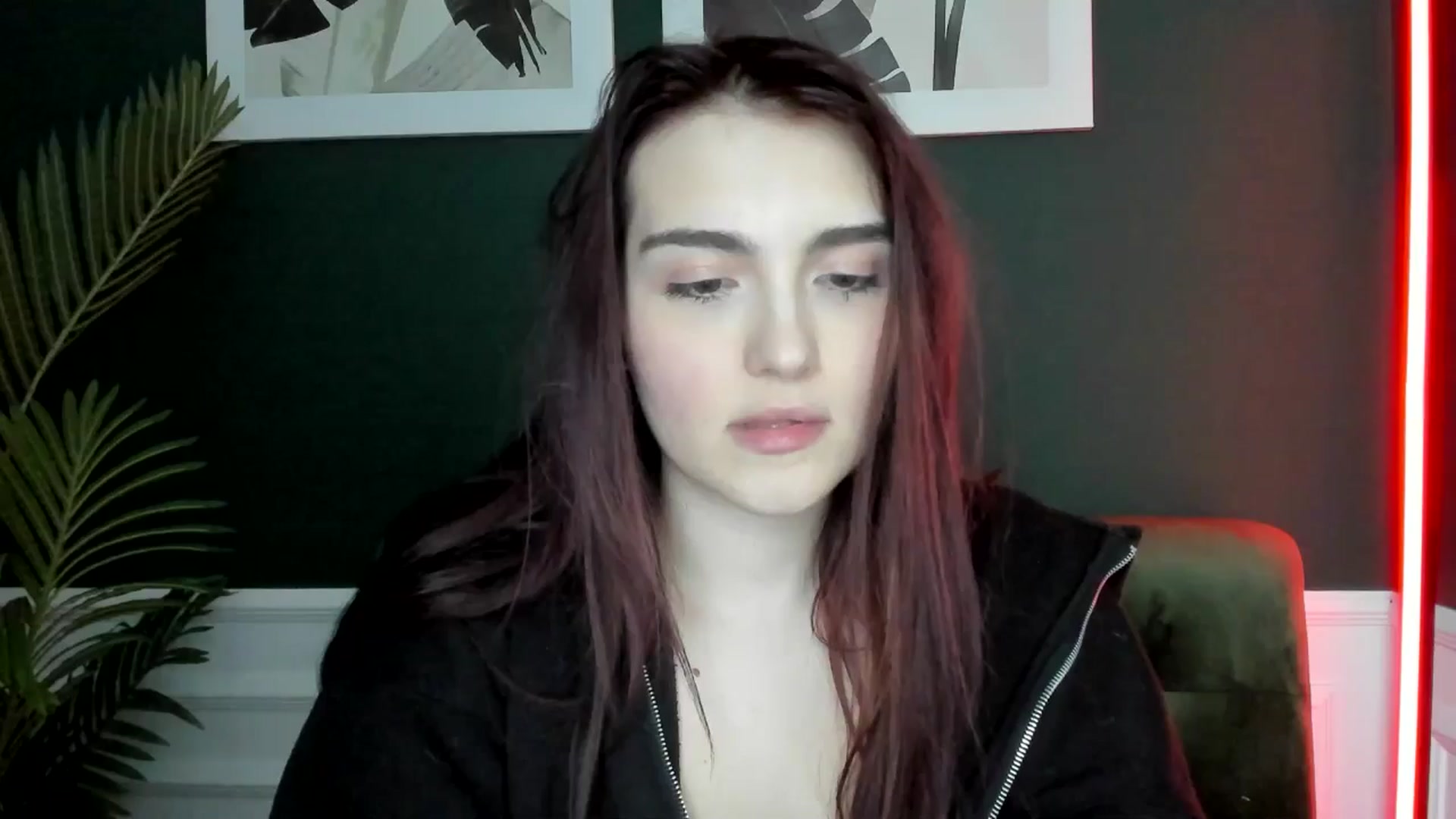 Gallery image thumbnail from AmeliaKriss's myfreecams stream on, 04/14/2025, 14:22 image 15 of 20