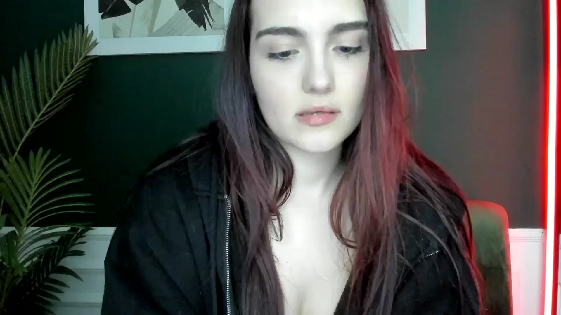 Gallery image thumbnail from AmeliaKriss's myfreecams stream on, 04/14/2025, 14:22 image 3 of 20