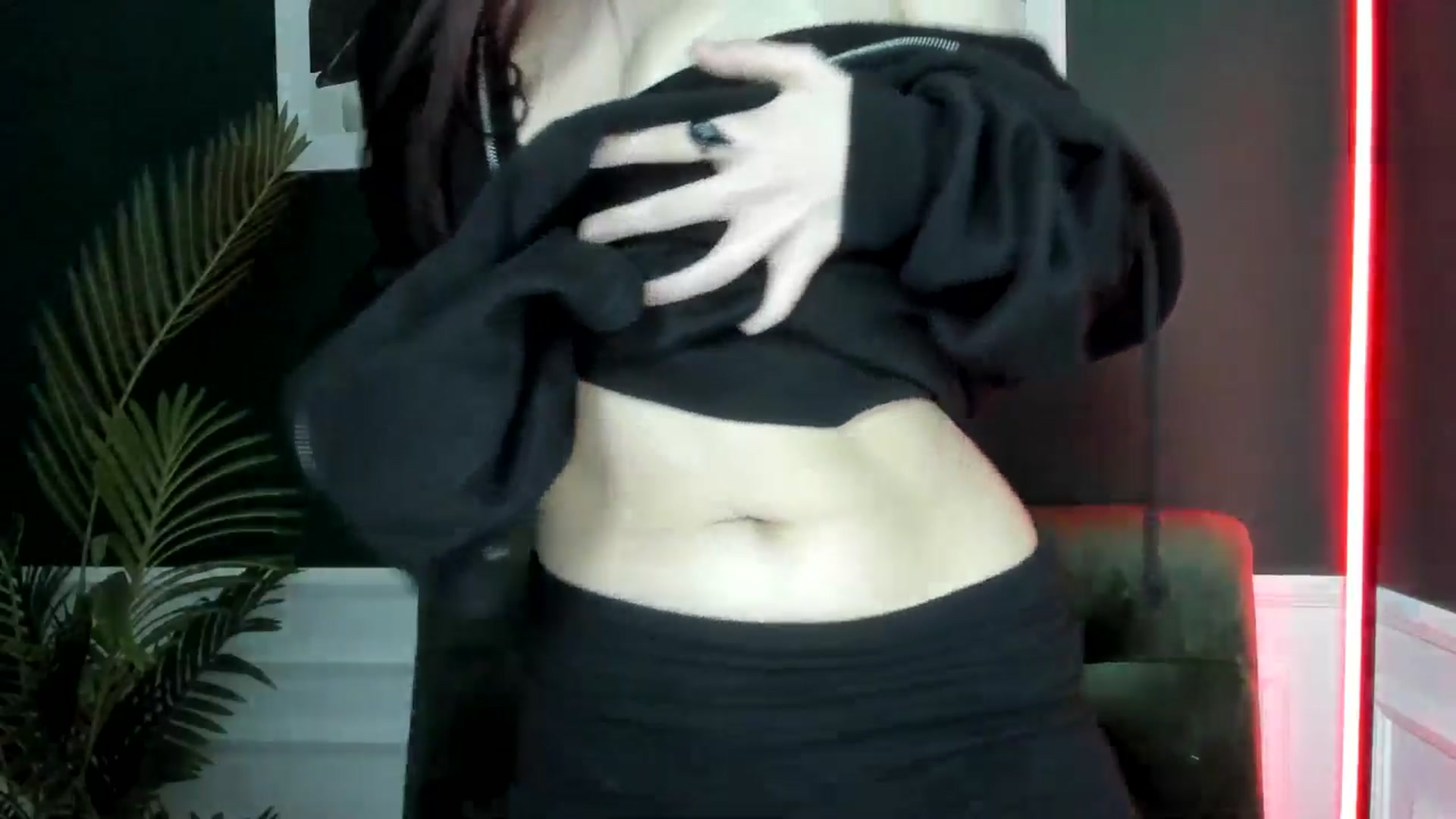 Gallery image thumbnail from AmeliaKriss's myfreecams stream on, 04/14/2025, 14:22 image 20 of 20