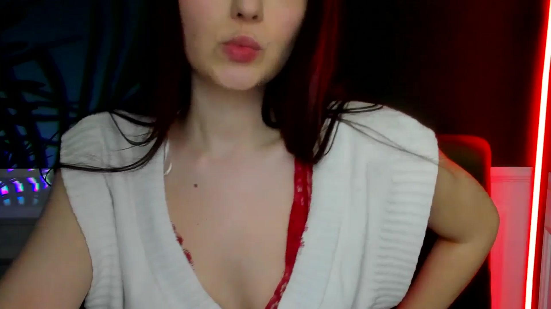 Gallery image thumbnail from AmeliaKriss's myfreecams stream on, 04/16/2025, 10:13 image 6 of 20
