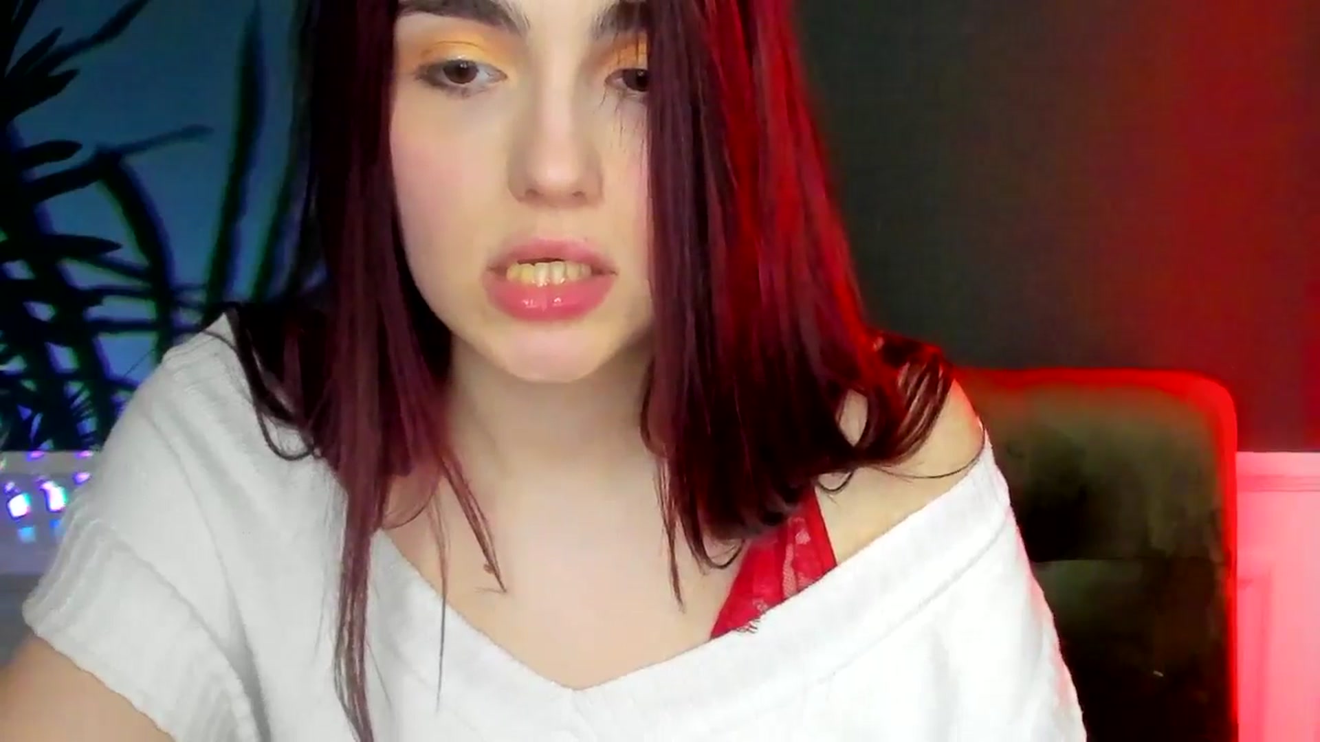 Gallery image thumbnail from AmeliaKriss's myfreecams stream on, 04/16/2025, 12:03 image 4 of 20