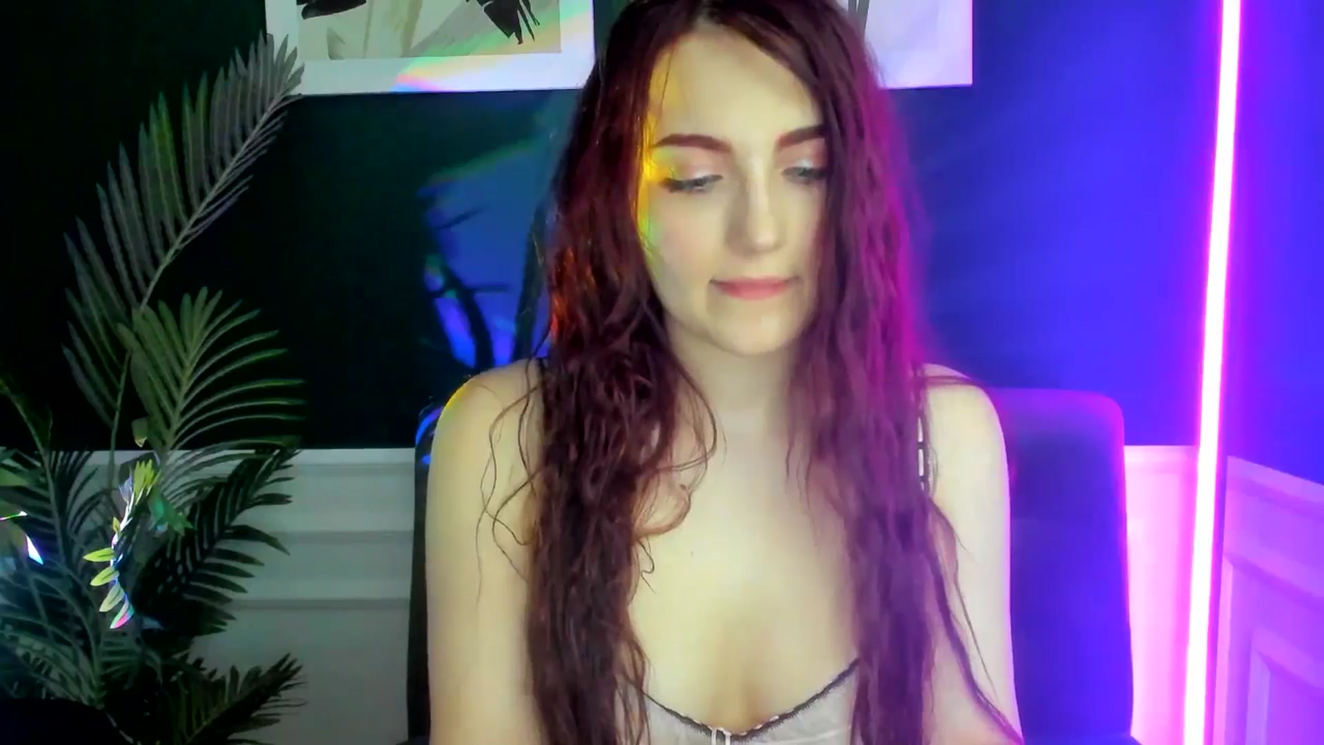Gallery image thumbnail from AmeliaKriss's myfreecams stream on, 04/23/2025, 09:43 image 5 of 20