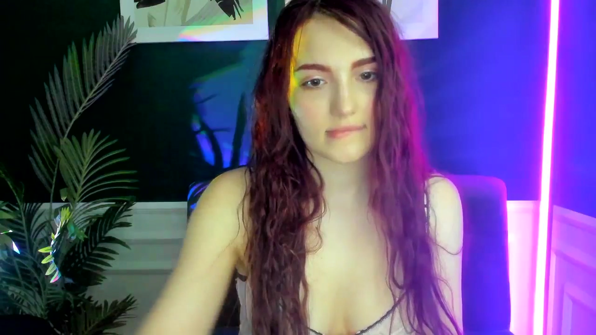Gallery image thumbnail from AmeliaKriss's myfreecams stream on, 04/23/2025, 09:43 image 16 of 20