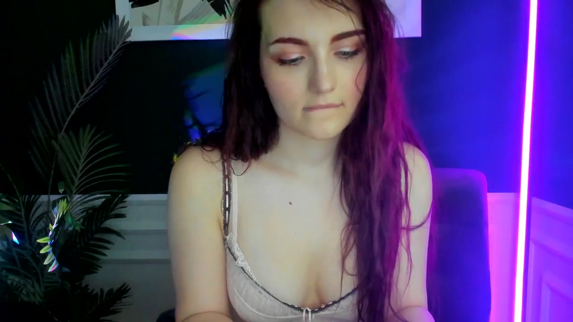 Gallery image thumbnail from AmeliaKriss's myfreecams stream on, 04/23/2025, 10:59 image 5 of 20