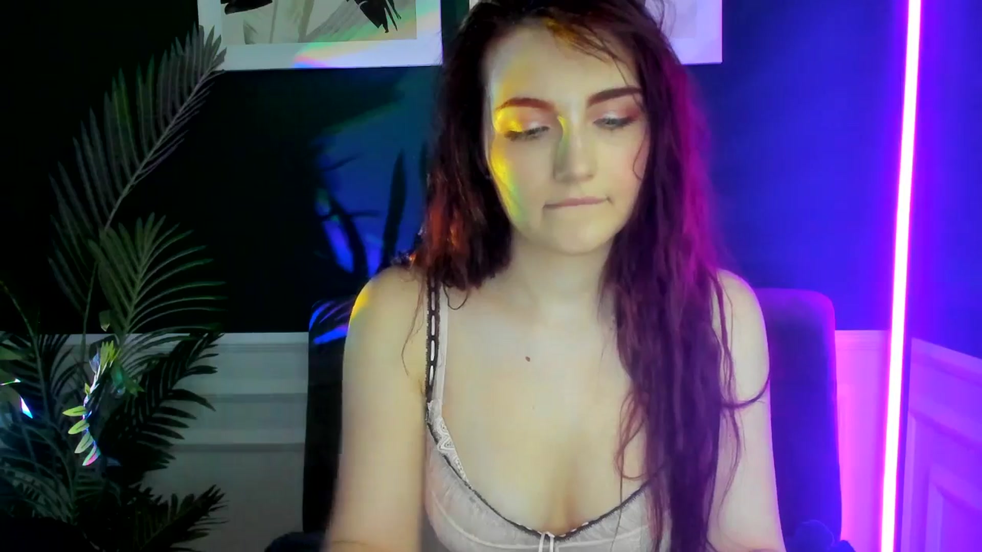 Gallery image thumbnail from AmeliaKriss's myfreecams stream on, 04/23/2025, 10:59 image 3 of 20