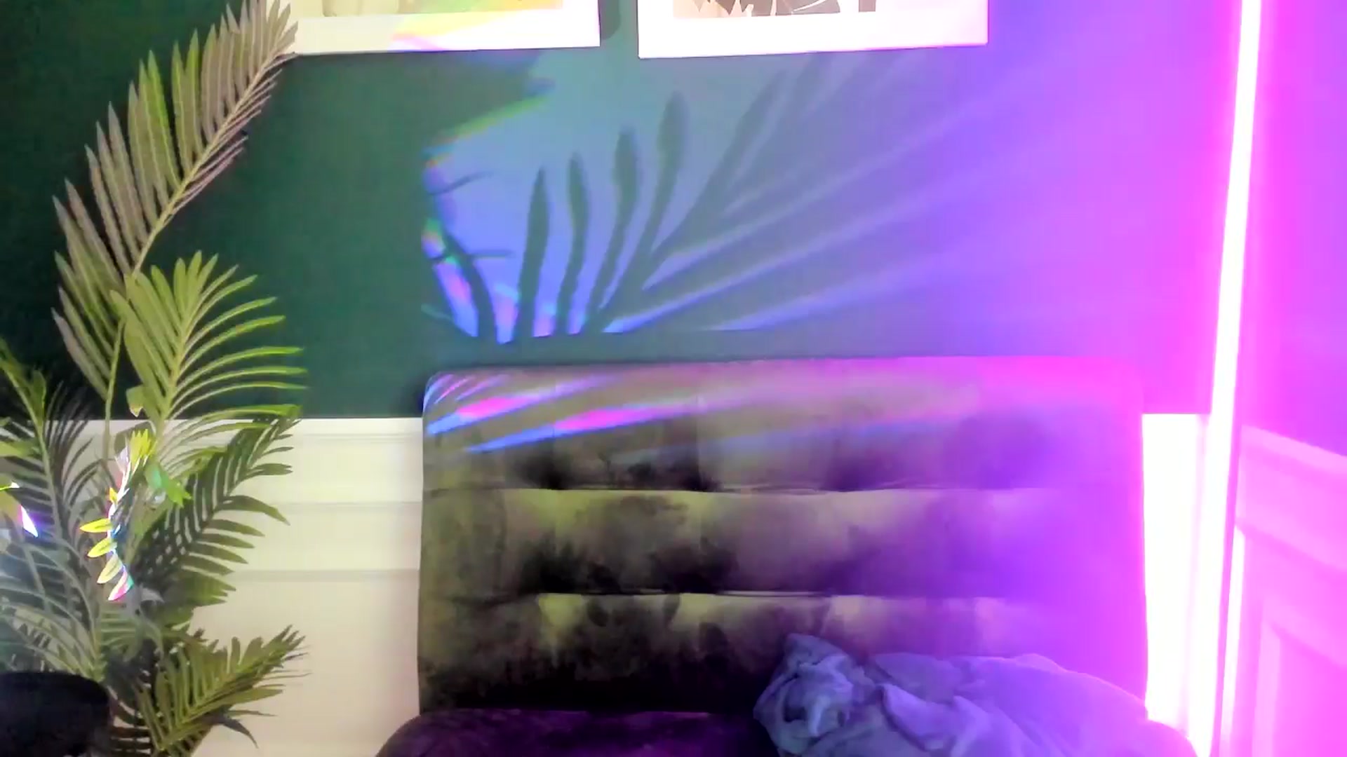 Gallery image thumbnail from AmeliaKriss's myfreecams stream on, 04/23/2025, 13:39 image 19 of 20