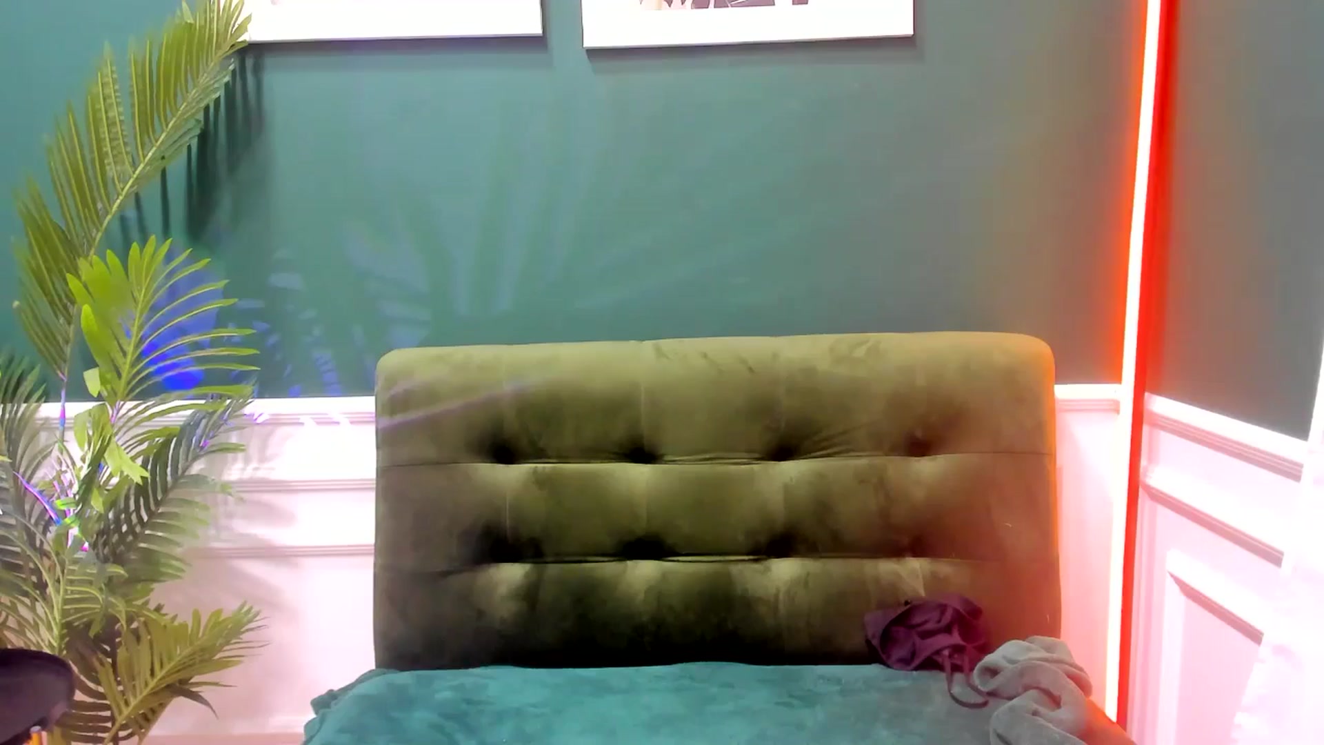 Gallery image thumbnail from AmeliaKriss's myfreecams stream on, 04/25/2025, 10:02 image 7 of 20