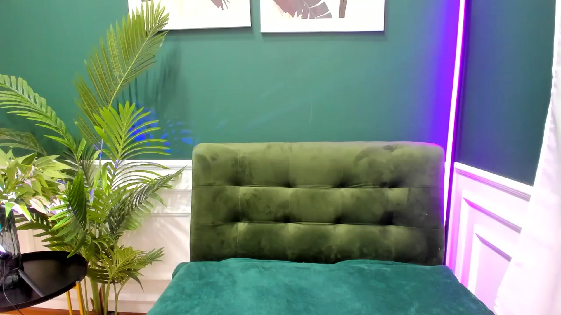 Gallery image thumbnail from AmeliaKriss's myfreecams stream on, 05/01/2025, 12:21 image 20 of 20