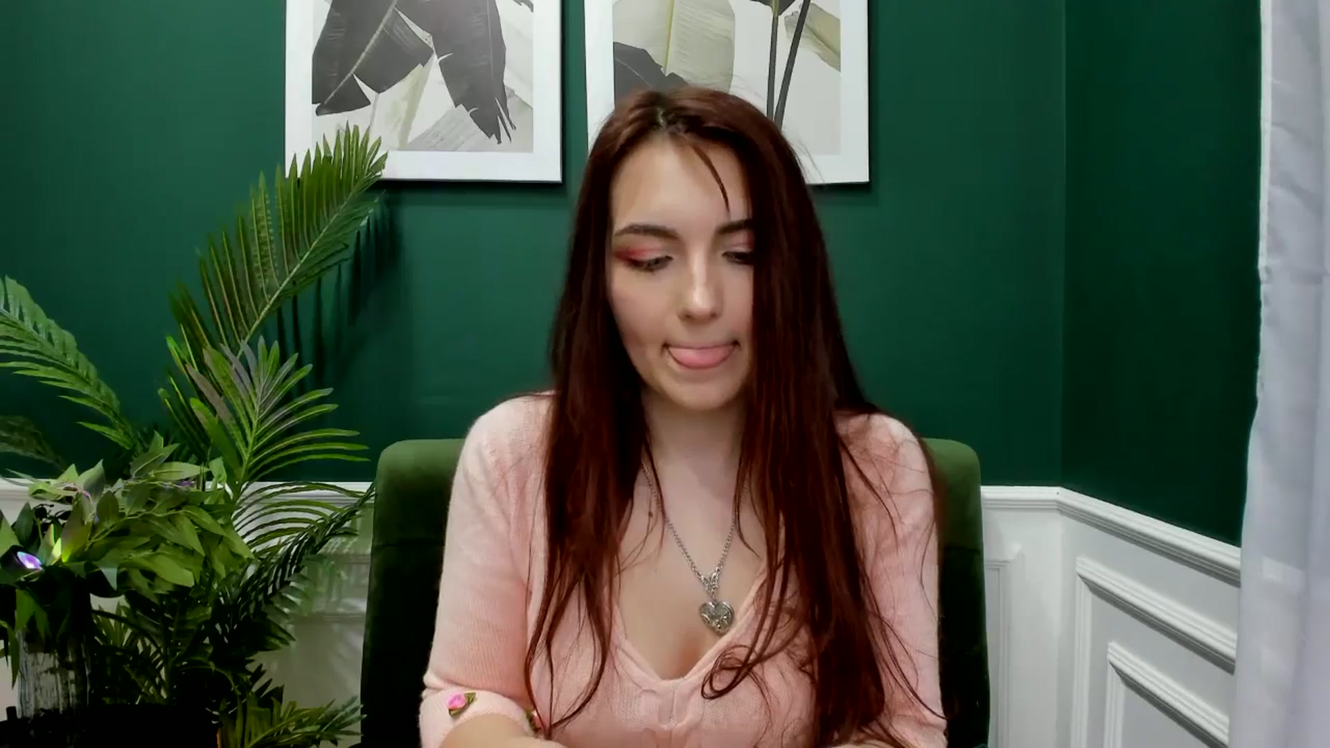 Gallery image thumbnail from AmeliaKriss's myfreecams stream on, 05/09/2025, 14:45 image 18 of 20
