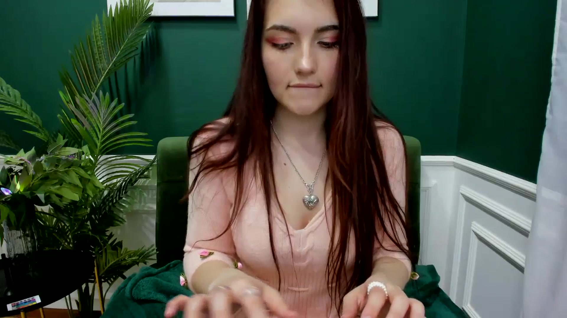 Gallery image thumbnail from AmeliaKriss's myfreecams stream on, 05/09/2025, 14:45 image 10 of 20
