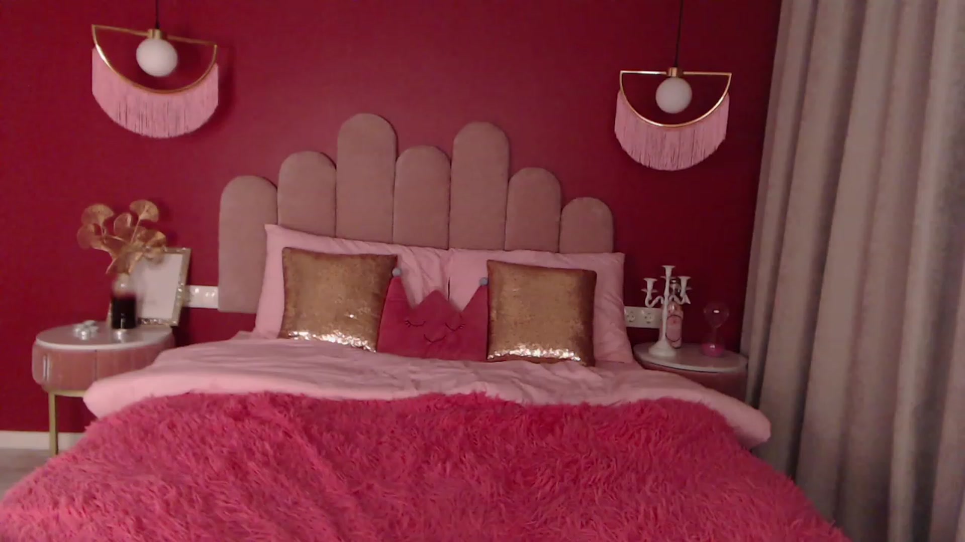 Gallery image thumbnail from AmeliaMFC's myfreecams stream on, 12/07/2022, 18:35 image 16 of 20