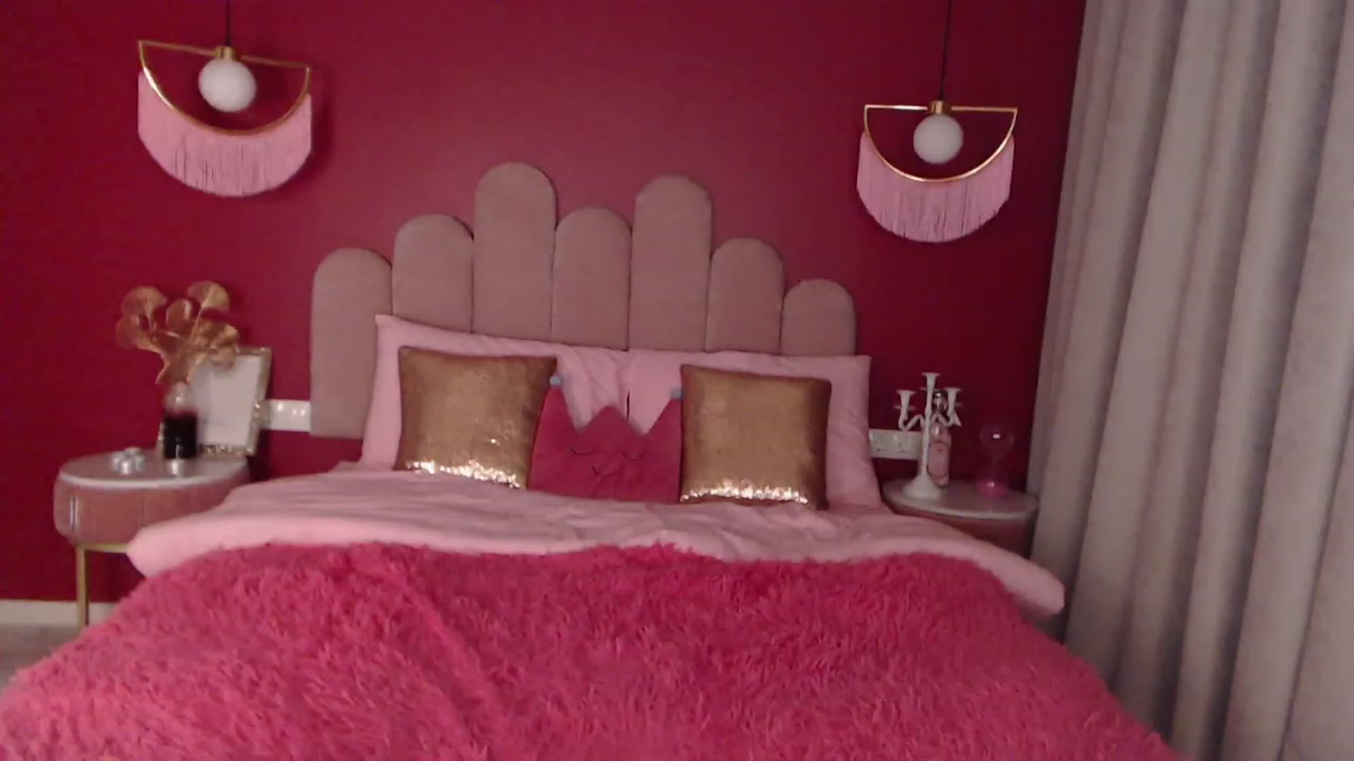 Gallery image thumbnail from AmeliaMFC's myfreecams stream on, 12/07/2022, 19:32 image 17 of 20