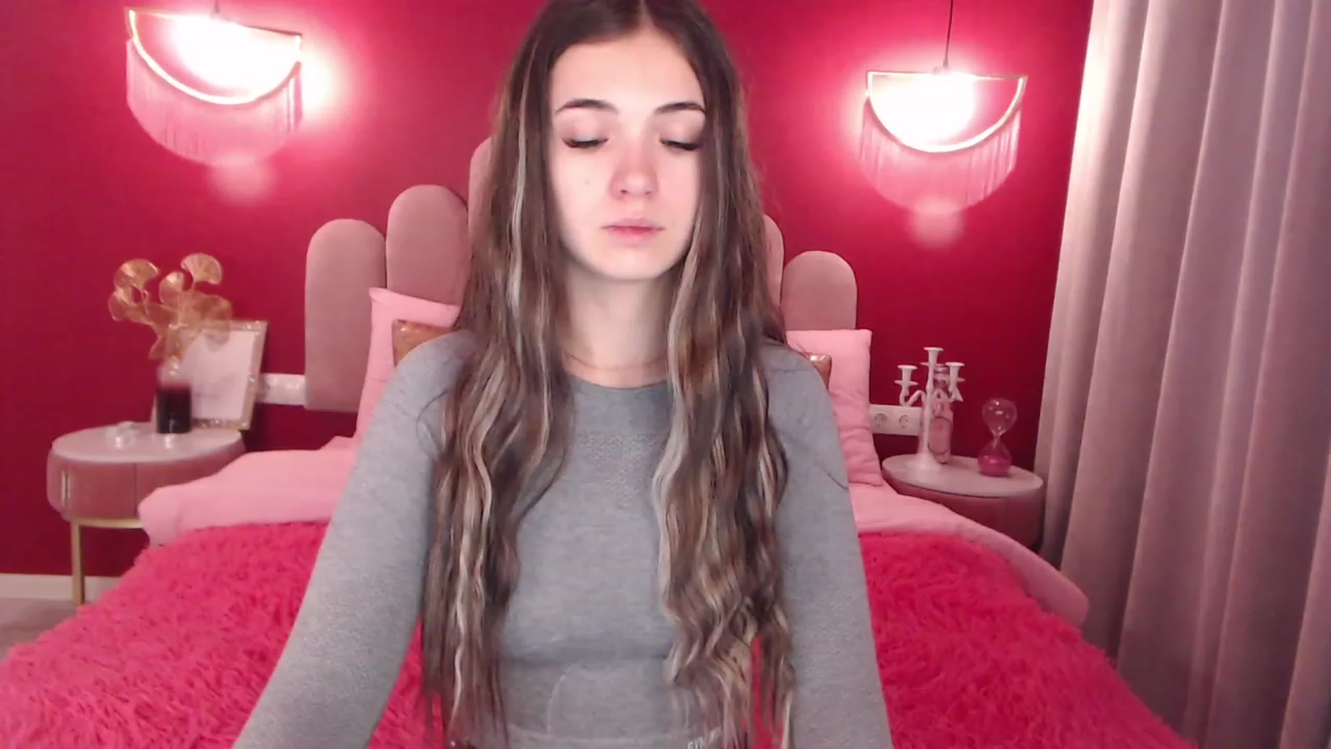 Gallery image thumbnail from AmeliaMFC's myfreecams stream on, 12/08/2022, 07:43 image 10 of 20