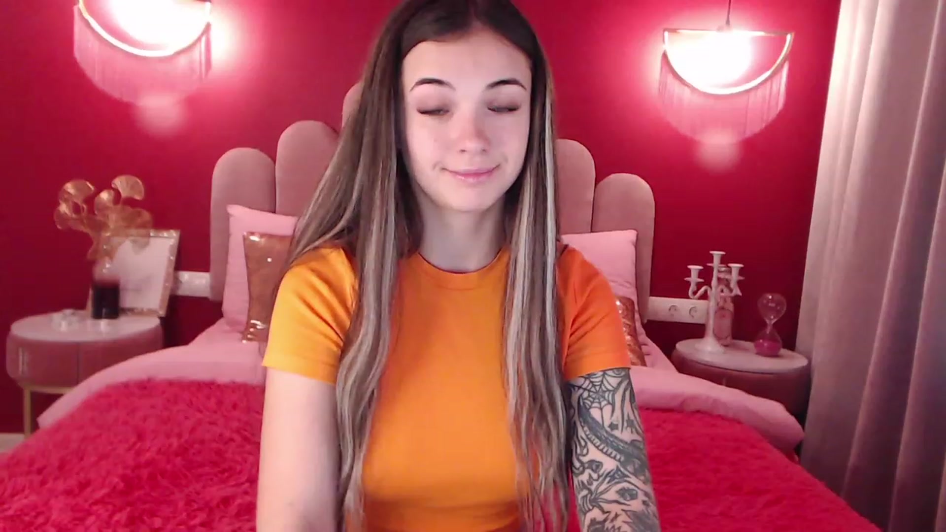 Gallery image thumbnail from AmeliaMFC's myfreecams stream on, 12/09/2022, 15:25 image 12 of 20