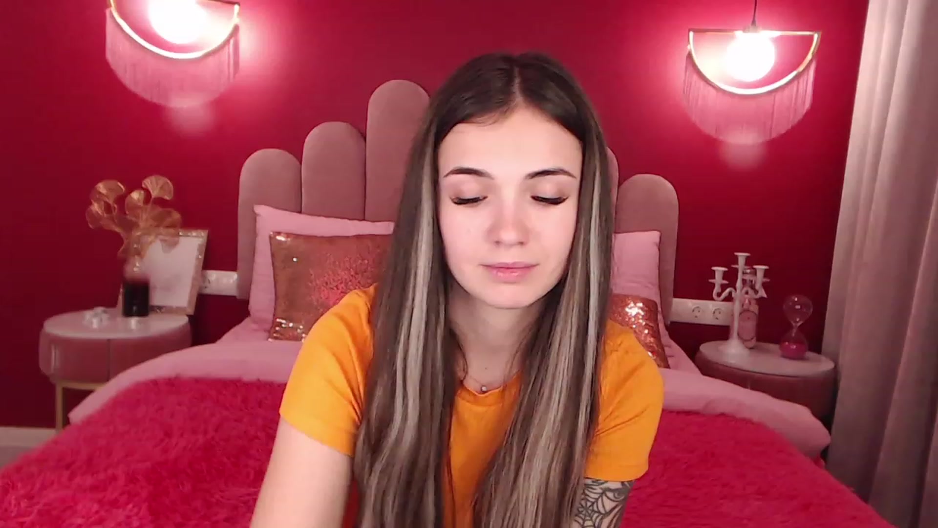 Gallery image thumbnail from AmeliaMFC's myfreecams stream on, 12/09/2022, 16:10 image 3 of 20