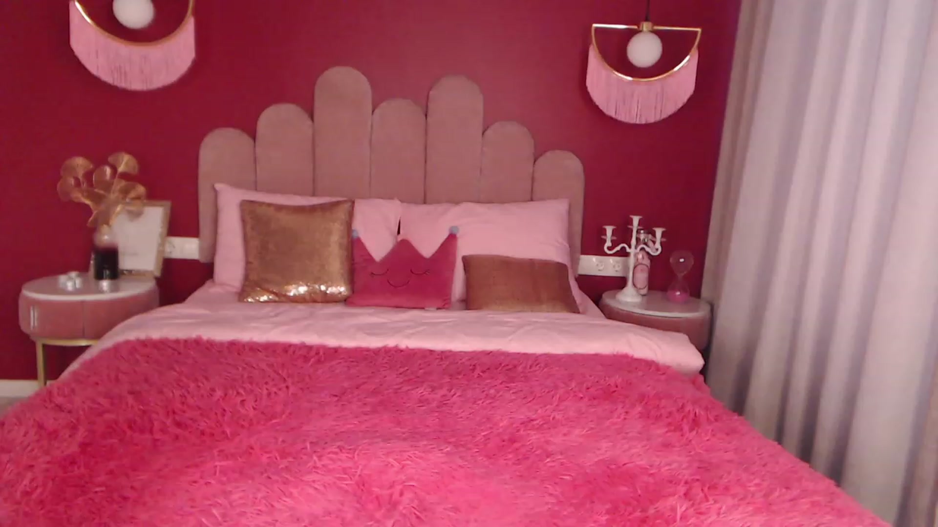 Gallery image thumbnail from AmeliaMFC's myfreecams stream on, 12/10/2022, 14:36 image 7 of 20
