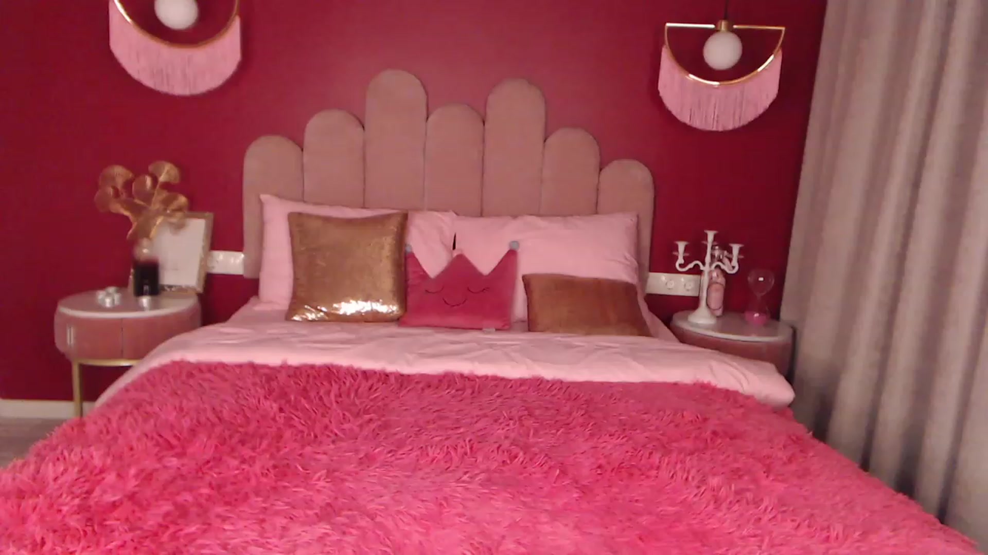 Gallery image thumbnail from AmeliaMFC's myfreecams stream on, 12/10/2022, 18:19 image 12 of 20