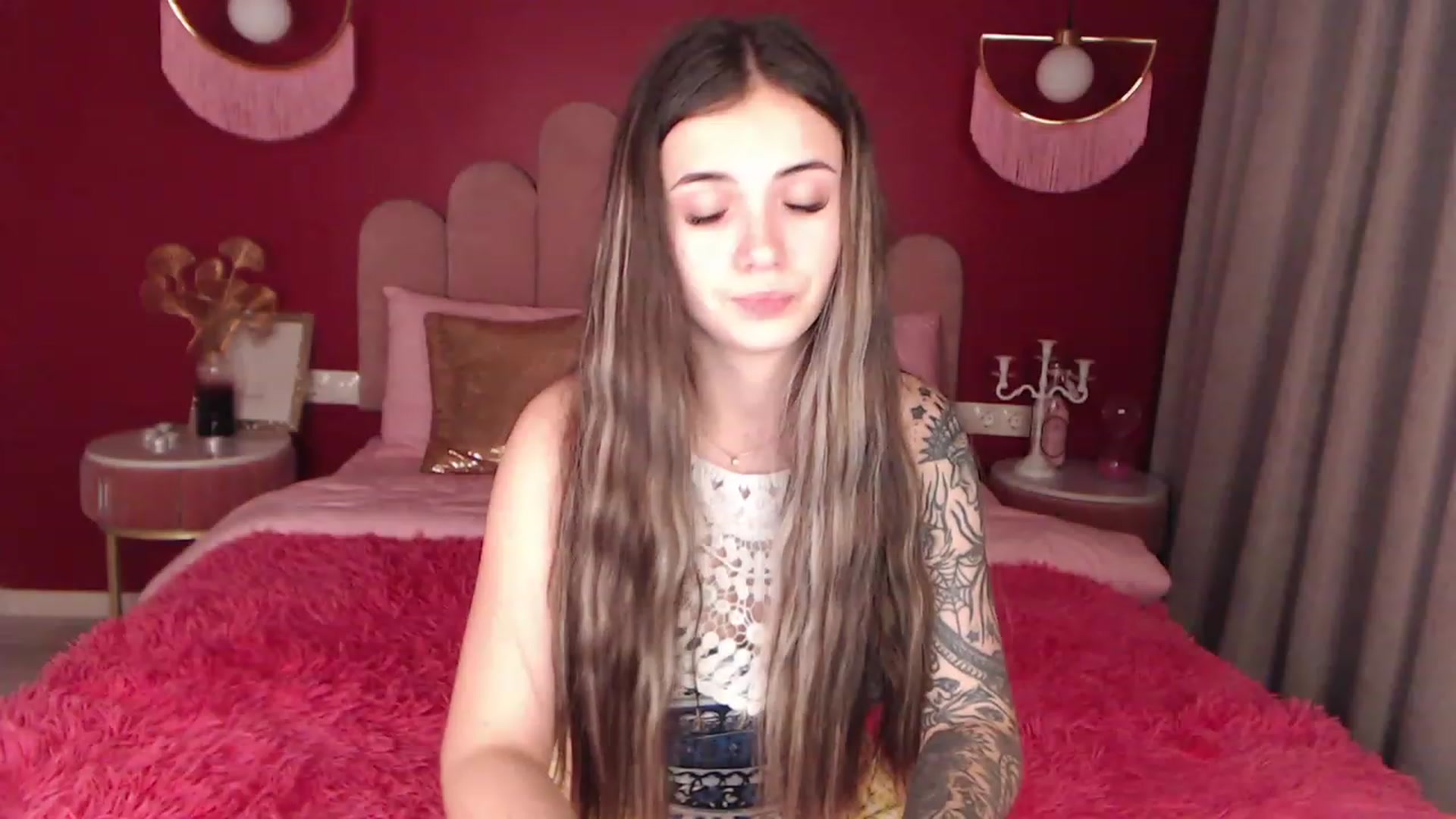 Gallery image thumbnail from AmeliaMFC's myfreecams stream on, 12/10/2022, 18:19 image 15 of 20