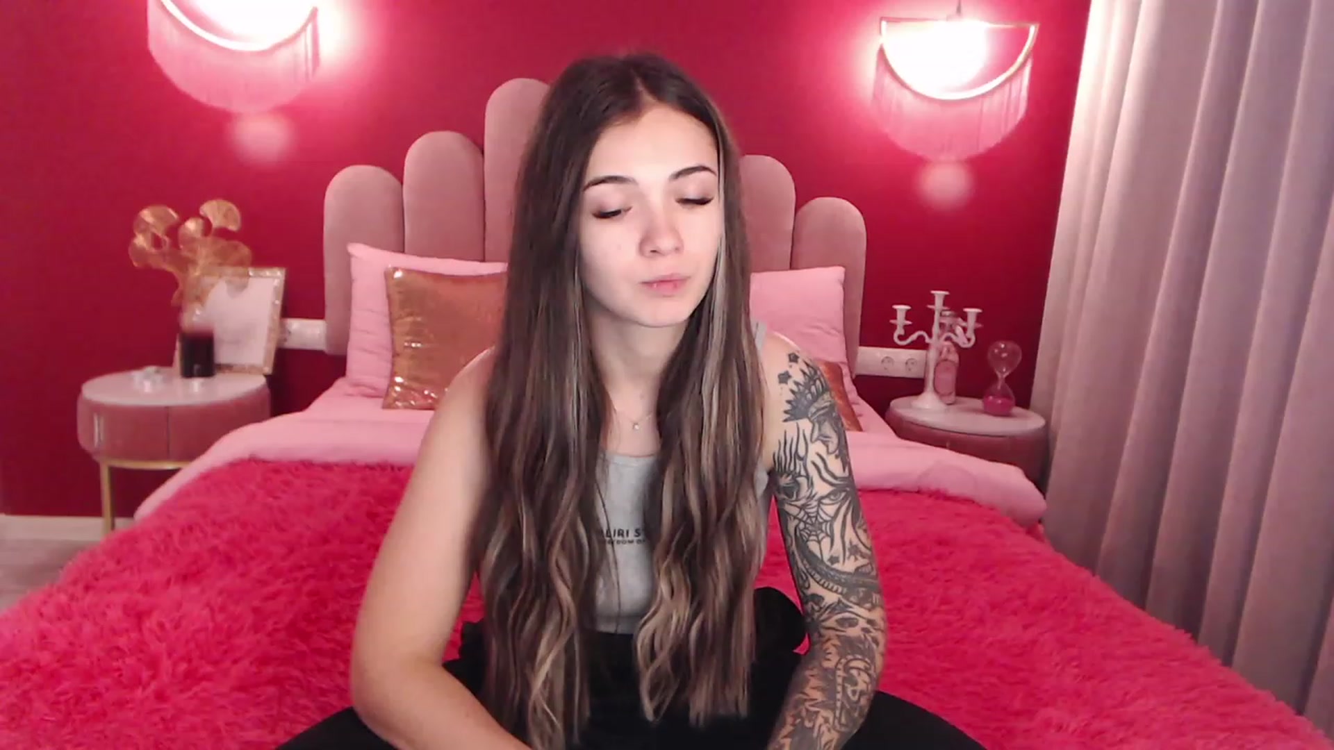Gallery image thumbnail from AmeliaMFC's myfreecams stream on, 12/11/2022, 09:58 image 12 of 20