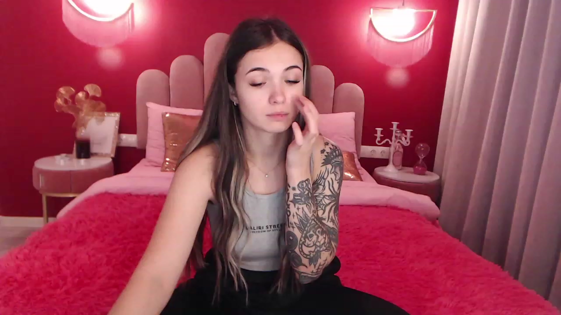 Gallery image thumbnail from AmeliaMFC's myfreecams stream on, 12/11/2022, 09:58 image 13 of 20