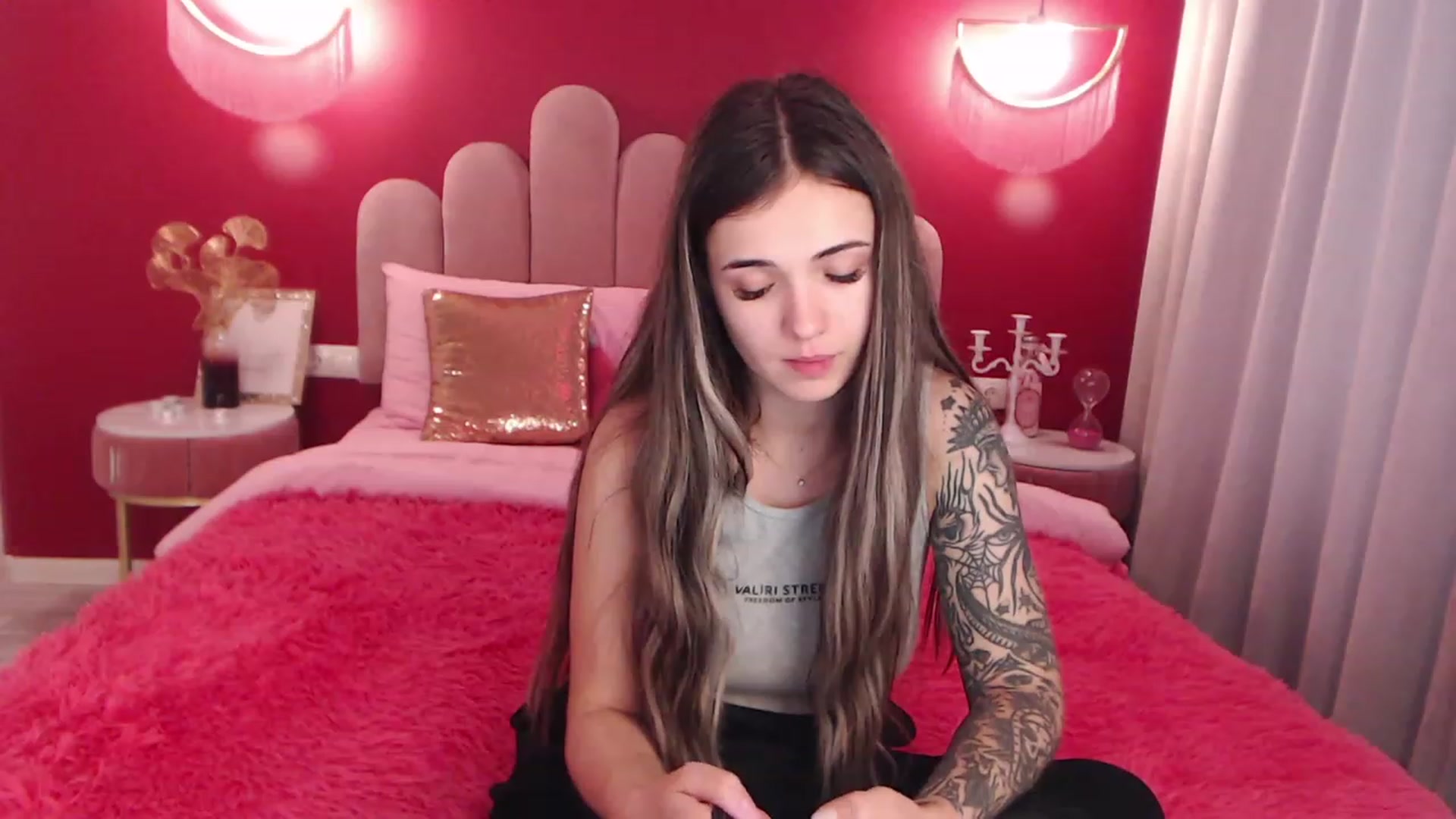 Gallery image thumbnail from AmeliaMFC's myfreecams stream on, 12/11/2022, 12:09 image 16 of 20