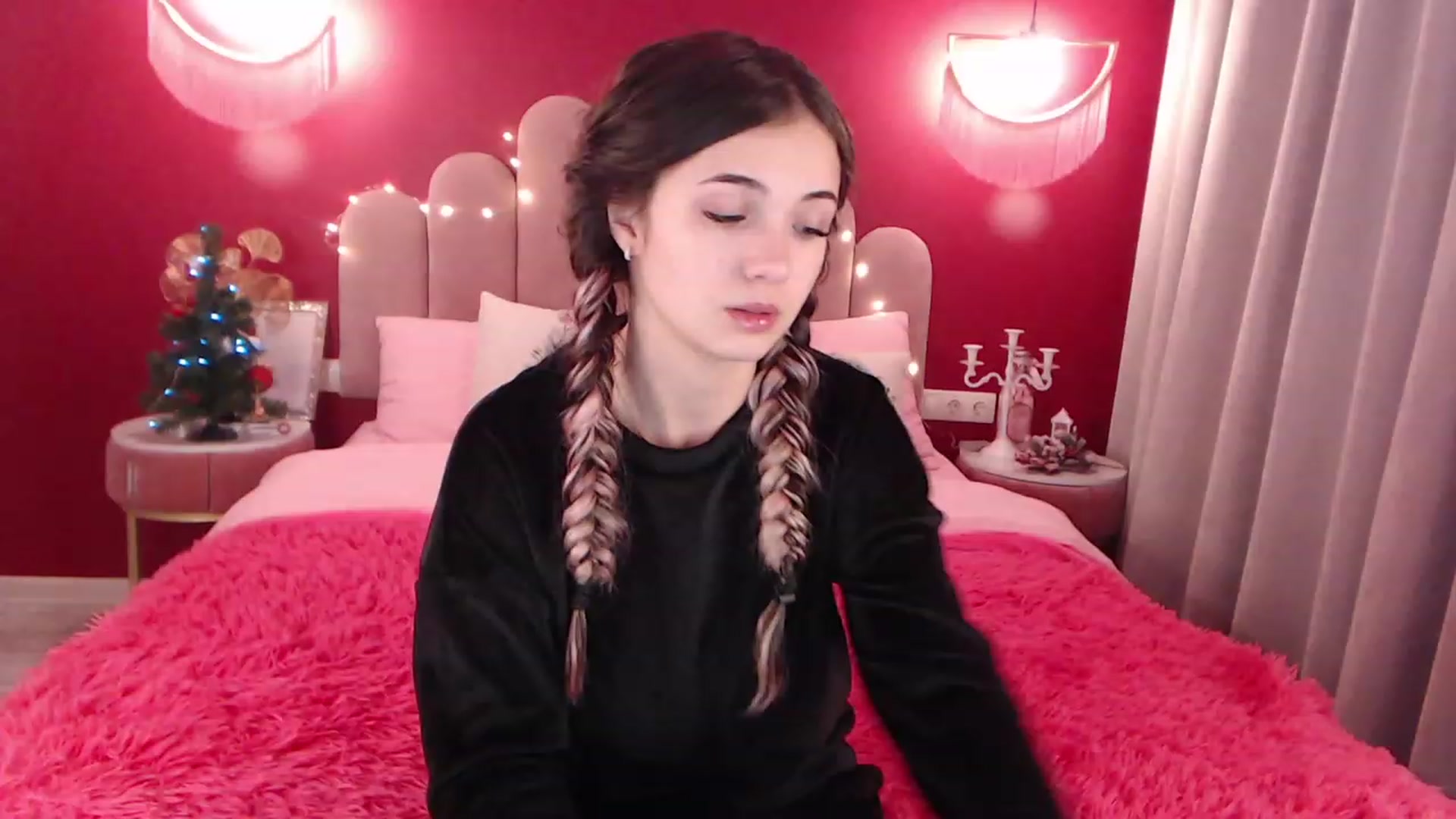 Gallery image thumbnail from AmeliaMFC's myfreecams stream on, 12/15/2022, 08:23 image 13 of 20