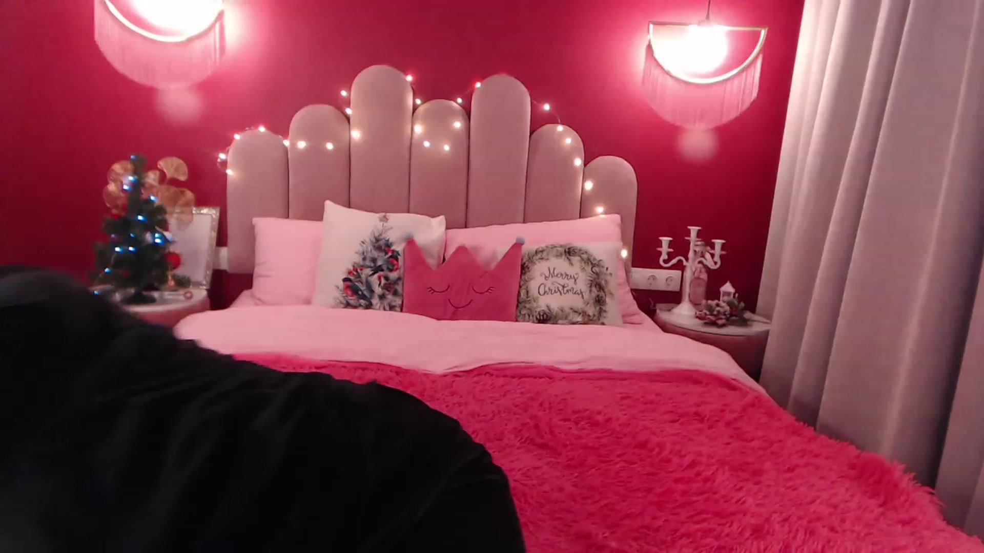 Gallery image thumbnail from AmeliaMFC's myfreecams stream on, 12/15/2022, 08:23 image 4 of 20