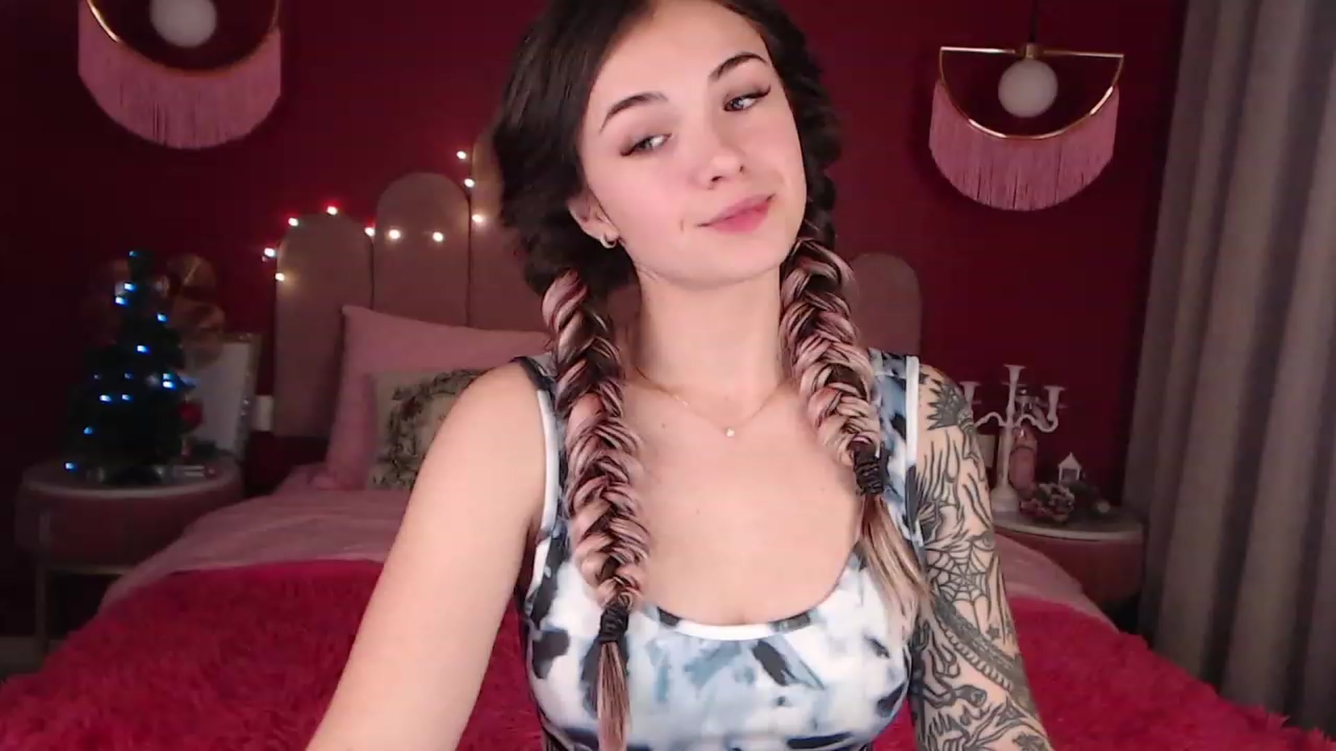 Gallery image thumbnail from AmeliaMFC's myfreecams stream on, 12/15/2022, 11:31 image 7 of 20