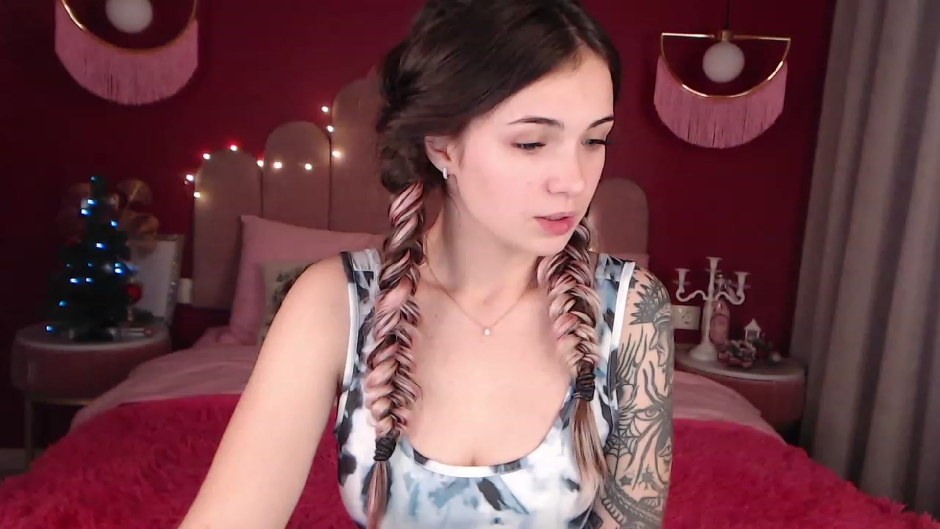 Gallery image thumbnail from AmeliaMFC's myfreecams stream on, 12/15/2022, 11:31 image 4 of 20