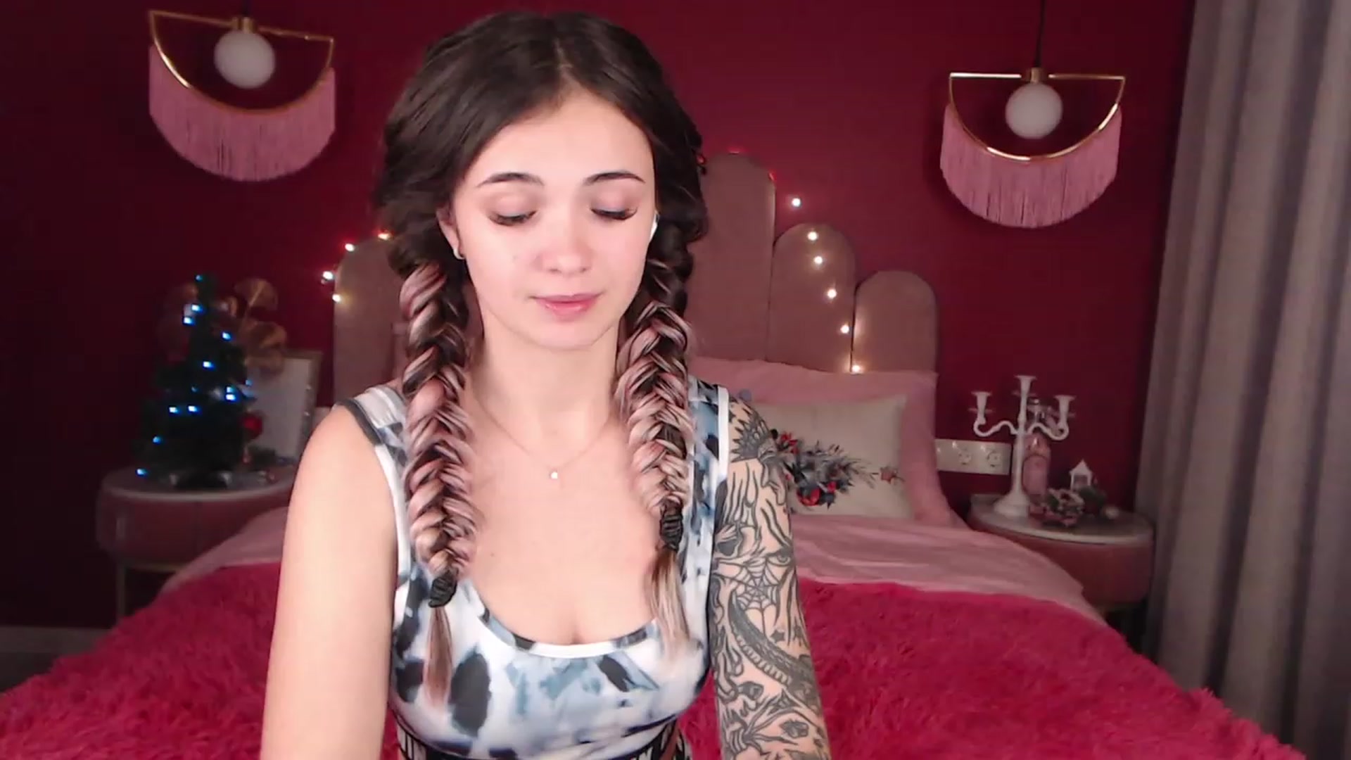 Gallery image thumbnail from AmeliaMFC's myfreecams stream on, 12/15/2022, 13:10 image 11 of 20